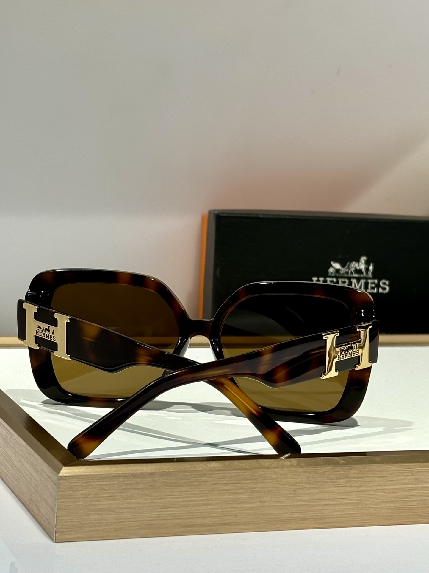 Hermès Luxury Oversized Square Tortoise Shell Sunglasses