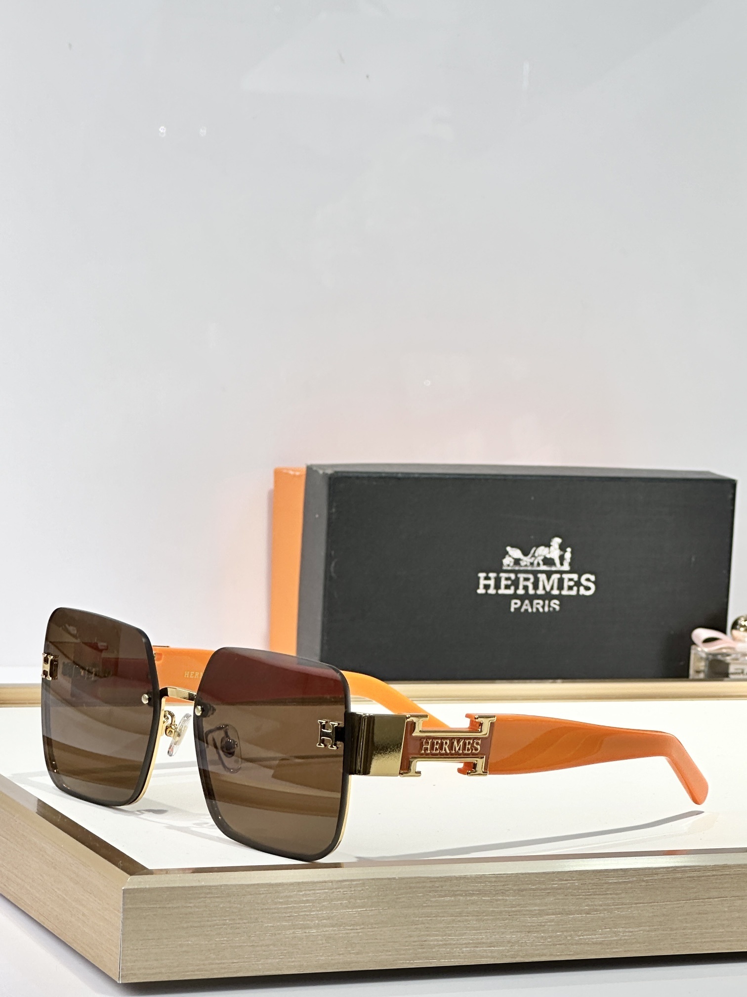 gold Hermès Brown Orange Sunglasses – Hermès Gold-Trimmed Brown Lens