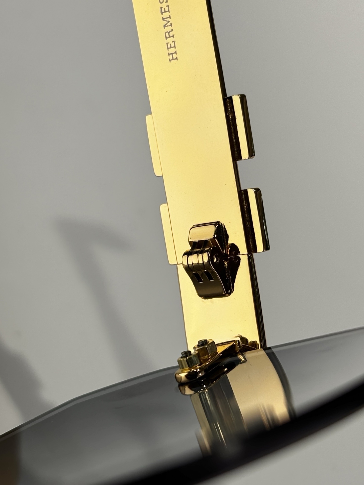 Luxury Rimless Gradient Butterfly Sunglasses for Women – Gold H Logo