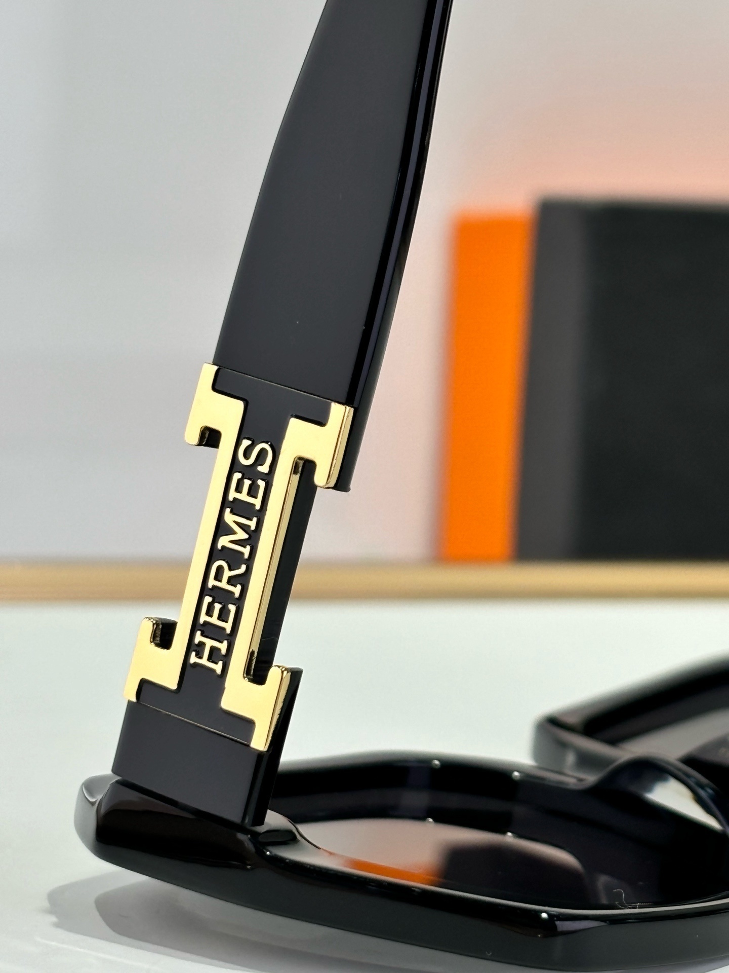 Oversized Square Sunglasses for Women – Chic Black Designer Shades