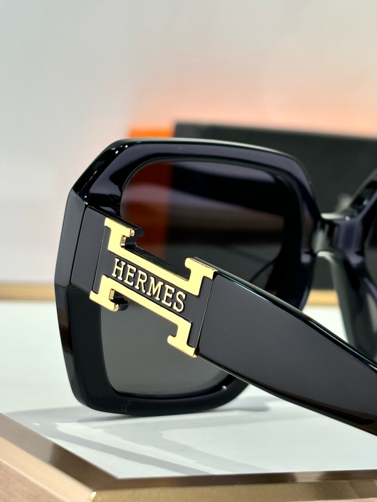 Oversized Square Sunglasses for Women – Chic Black Designer Shades