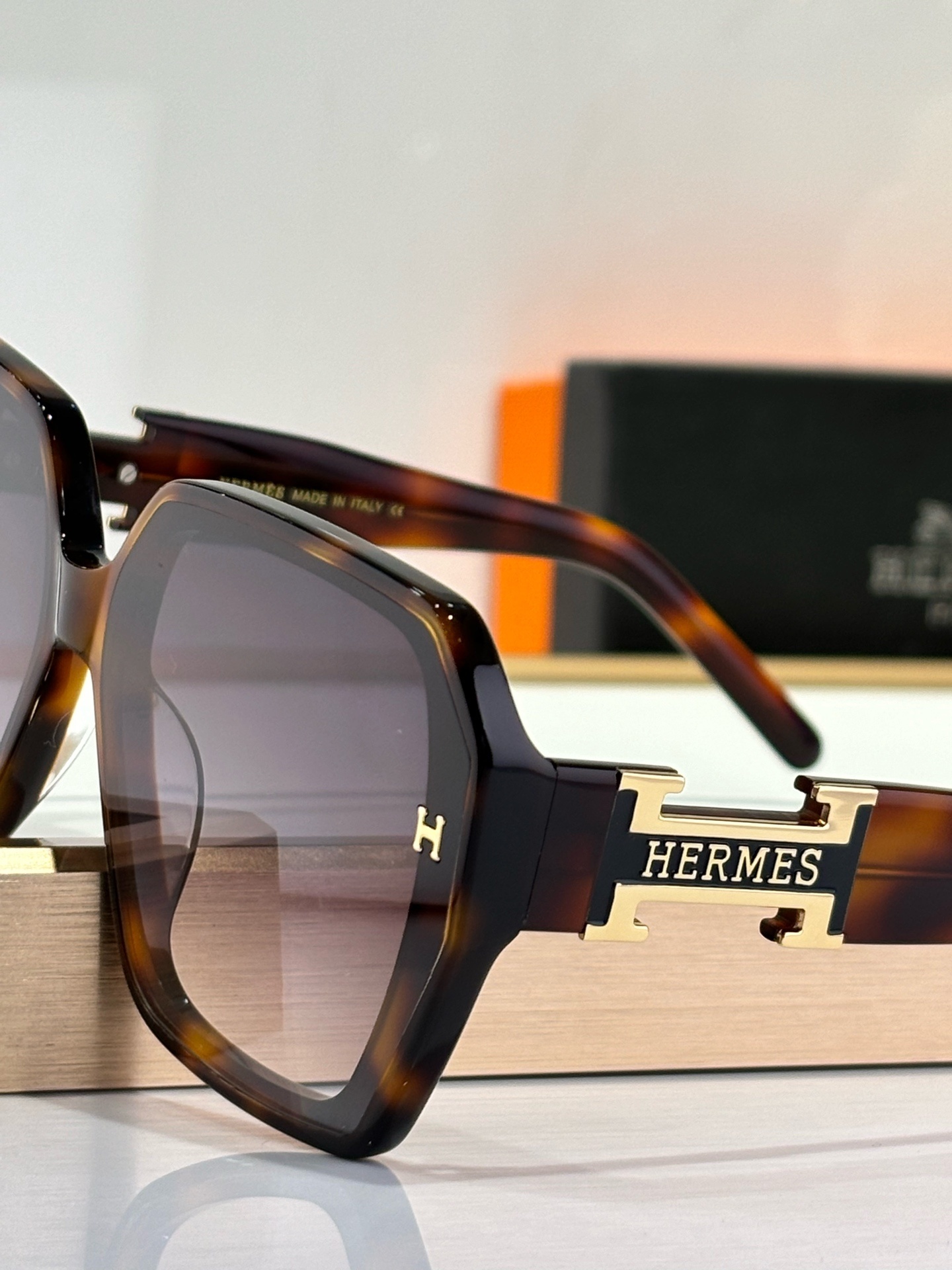 Hermes Oversized Tortoiseshell Sunglasses with Gradient Lenses
