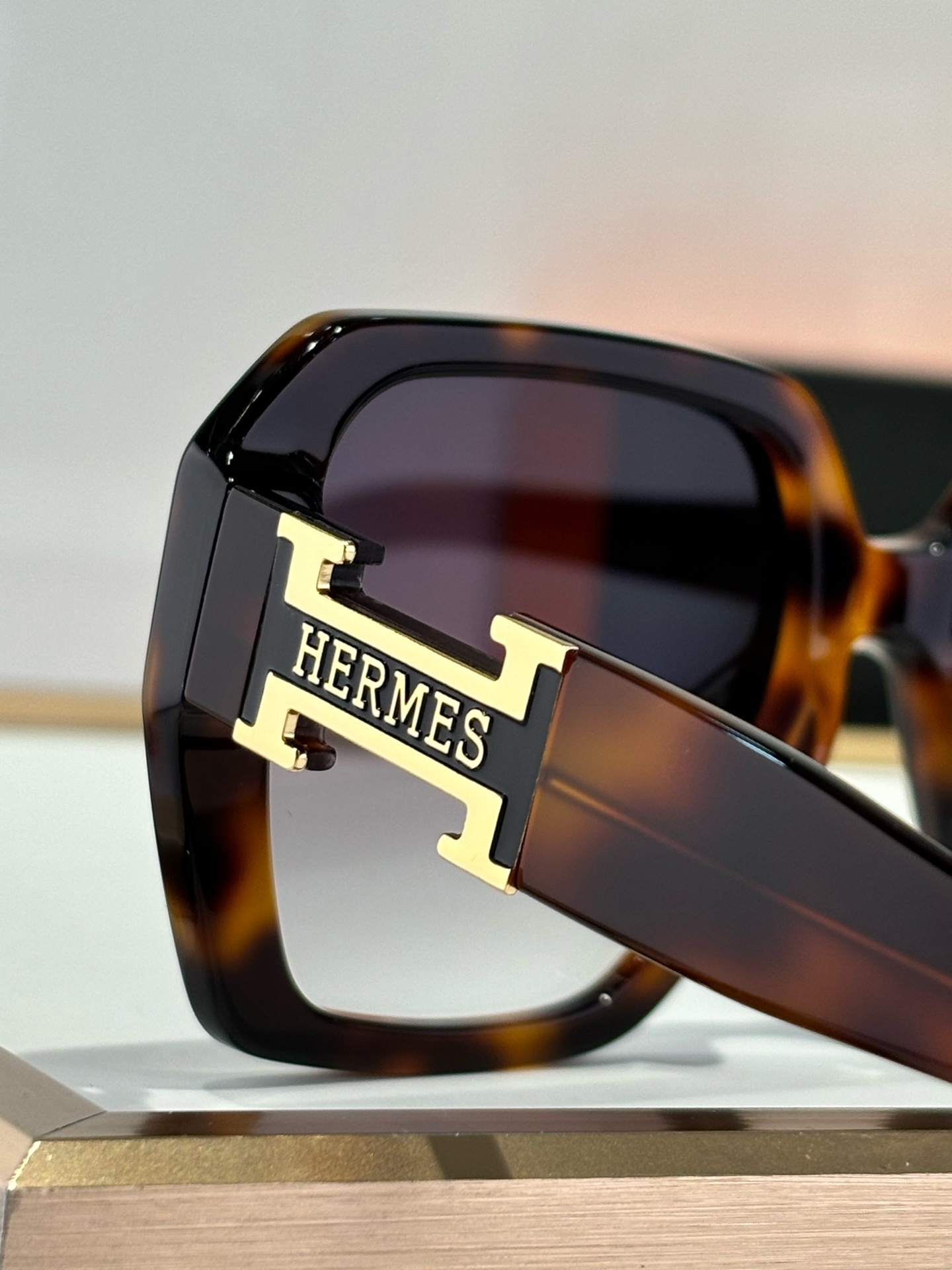Hermes Oversized Tortoiseshell Sunglasses with Gradient Lenses