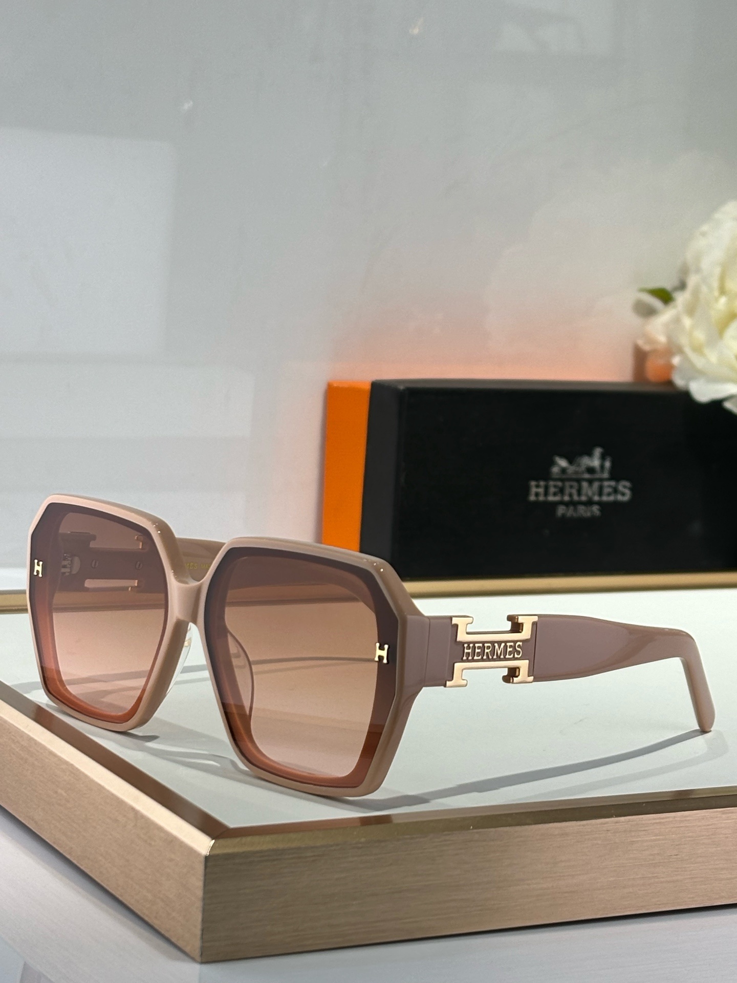 Hermes Women’s Oversized Square Sunglasses – Two-Tone Beige & Brown