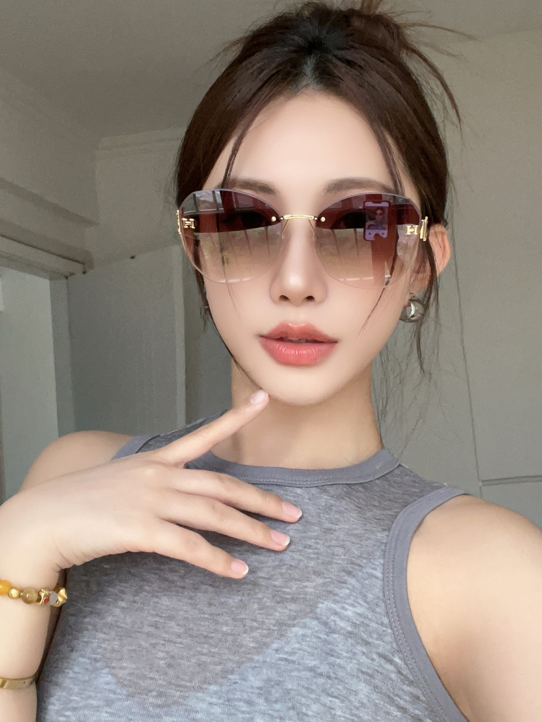 Luxury Rimless Oversized Sunglasses for Women with Gold Accents