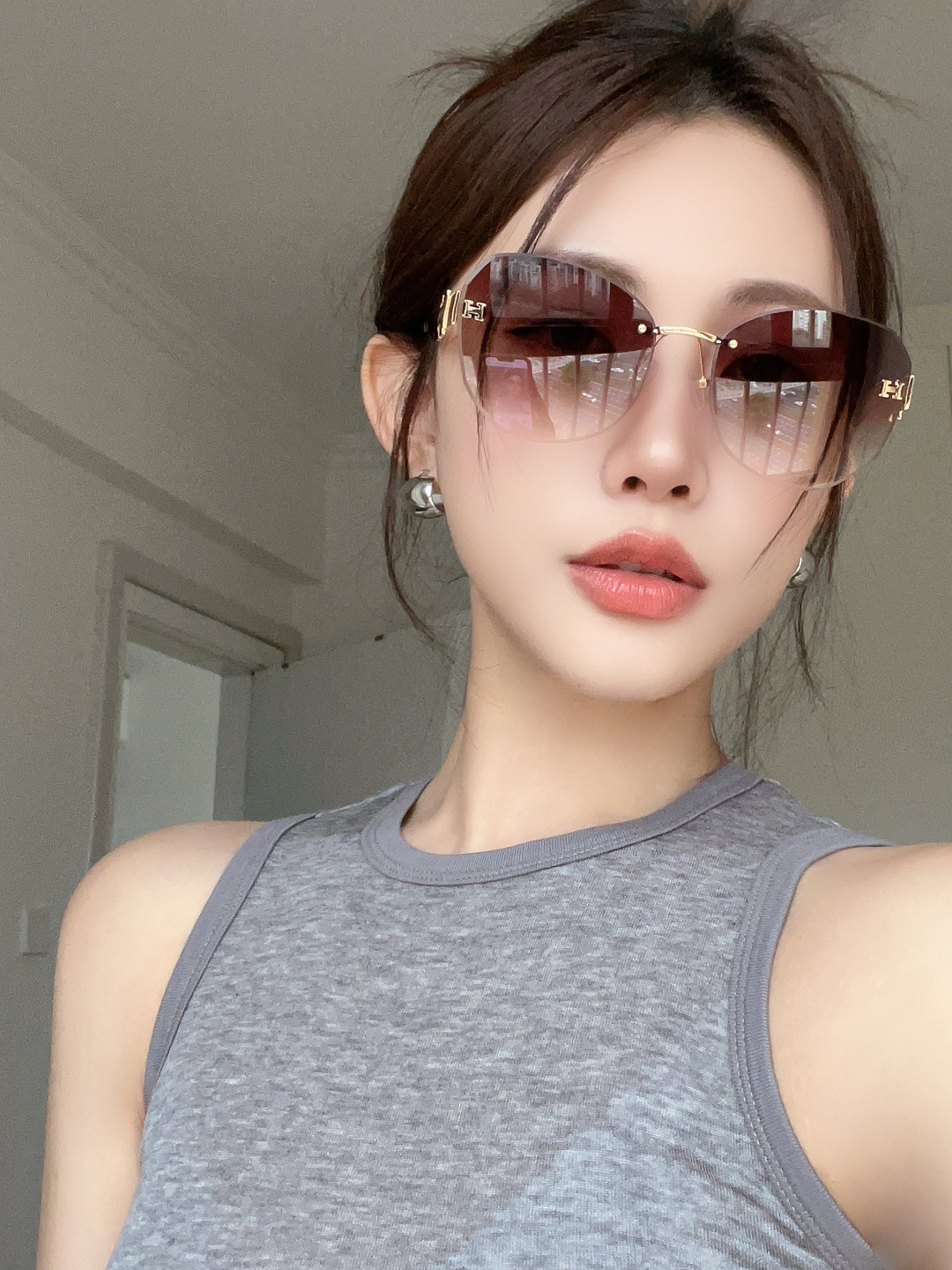 Hermes Luxury Rimless Sunglasses – Brown Gradient Lenses for Women