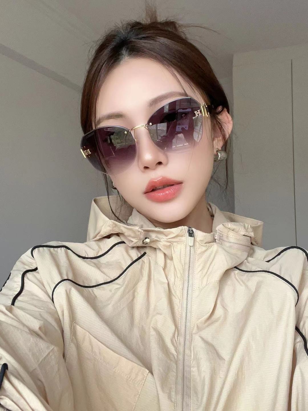 Hermes Luxury Rimless Butterfly Sunglasses – Gold & Grey Gradient