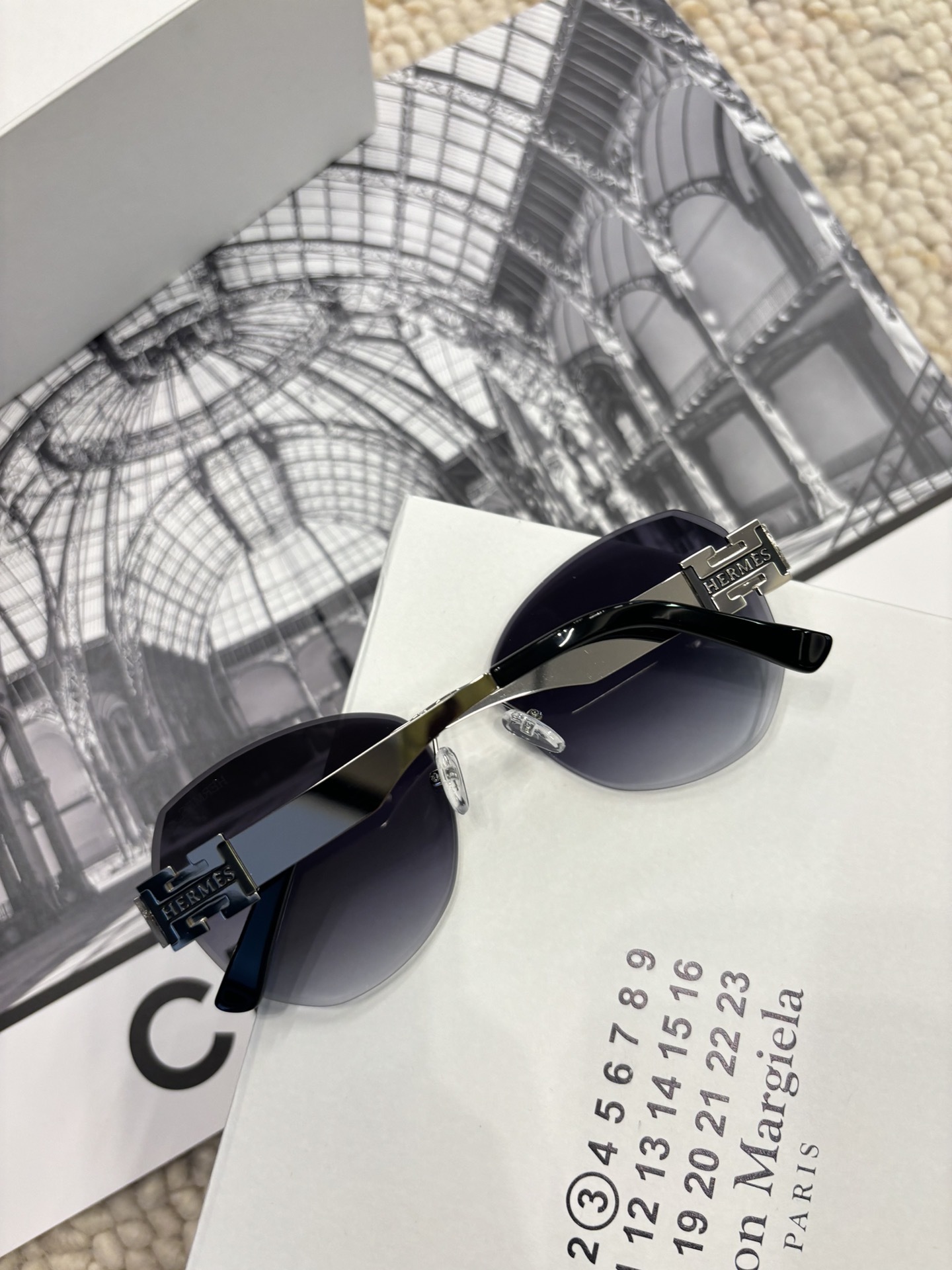 Hermes Luxury Rimless Sunglasses – Gradient Tint with H Logo