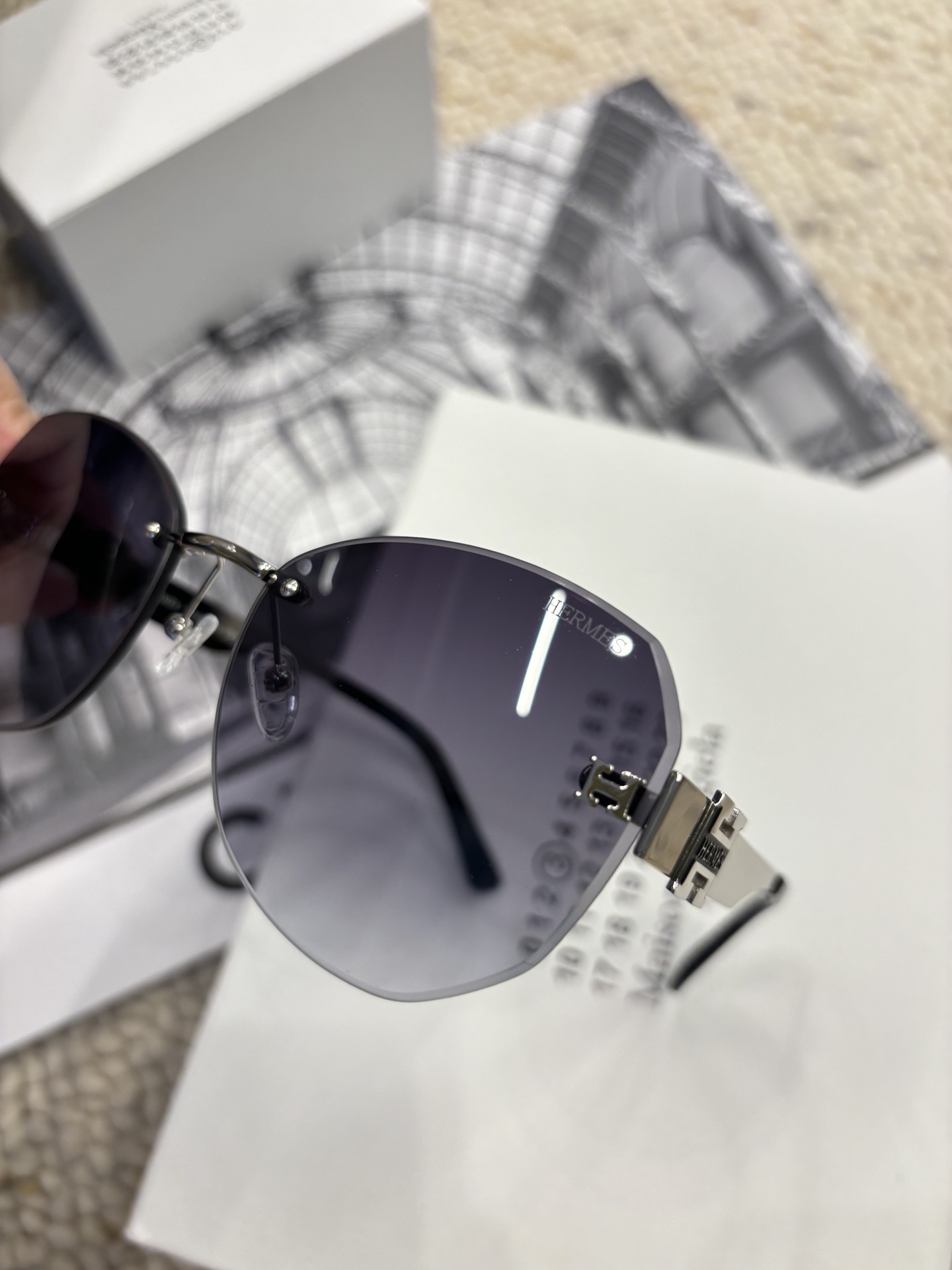 Hermes Luxury Rimless Sunglasses – Gradient Tint with H Logo