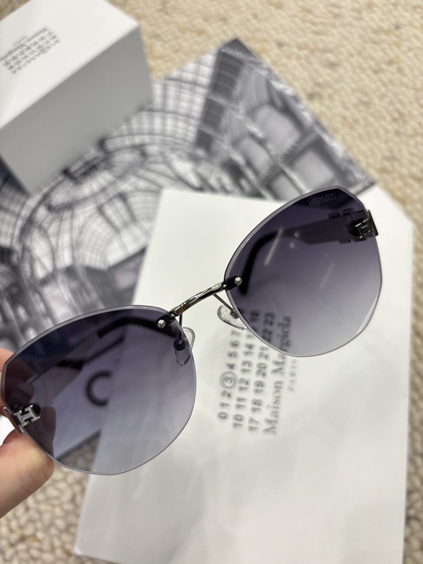 Hermes Luxury Rimless Sunglasses – Gradient Tint with H Logo