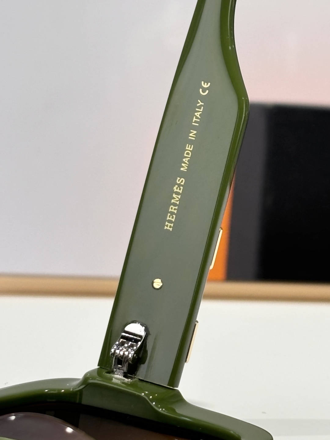 Luxury Women’s Oversized Square Sunglasses – Green Gradient Lens