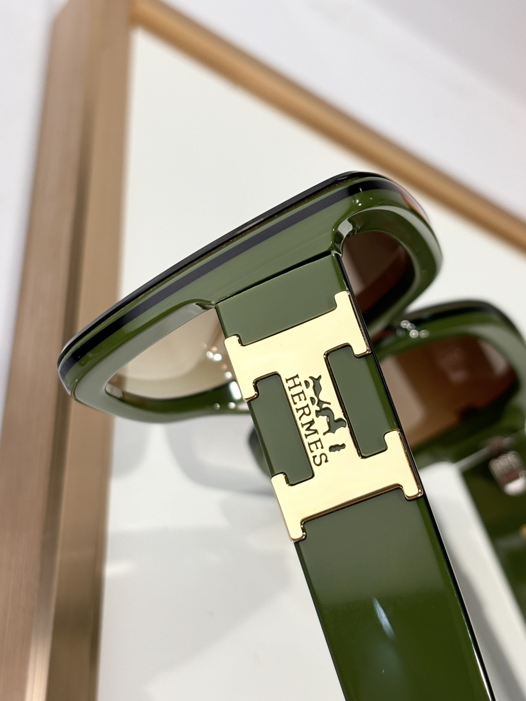 Luxury Women’s Oversized Square Sunglasses – Green Gradient Lens