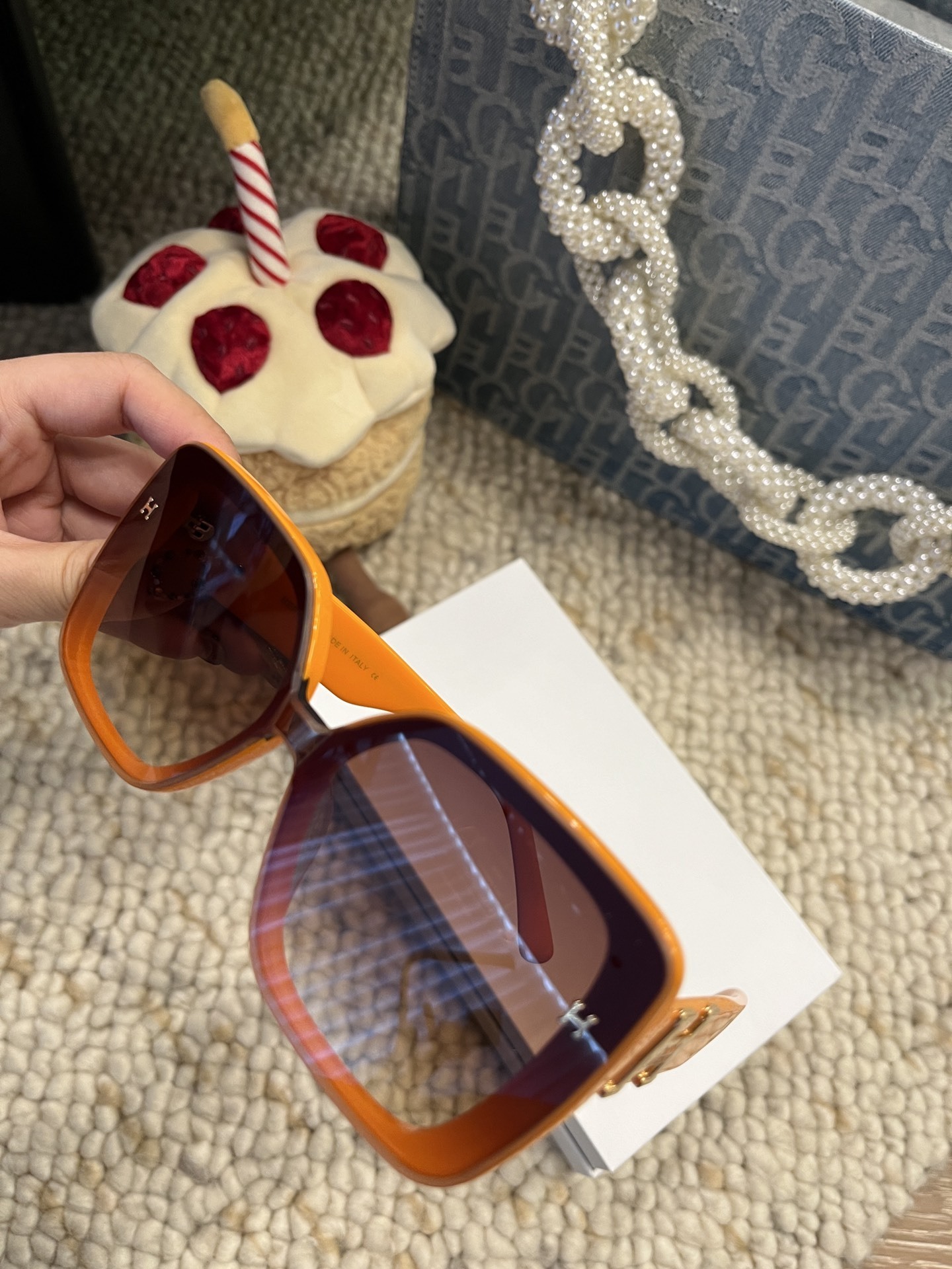 Oversized Square Orange Sunglasses – Luxury Retro Fashion Eyewear