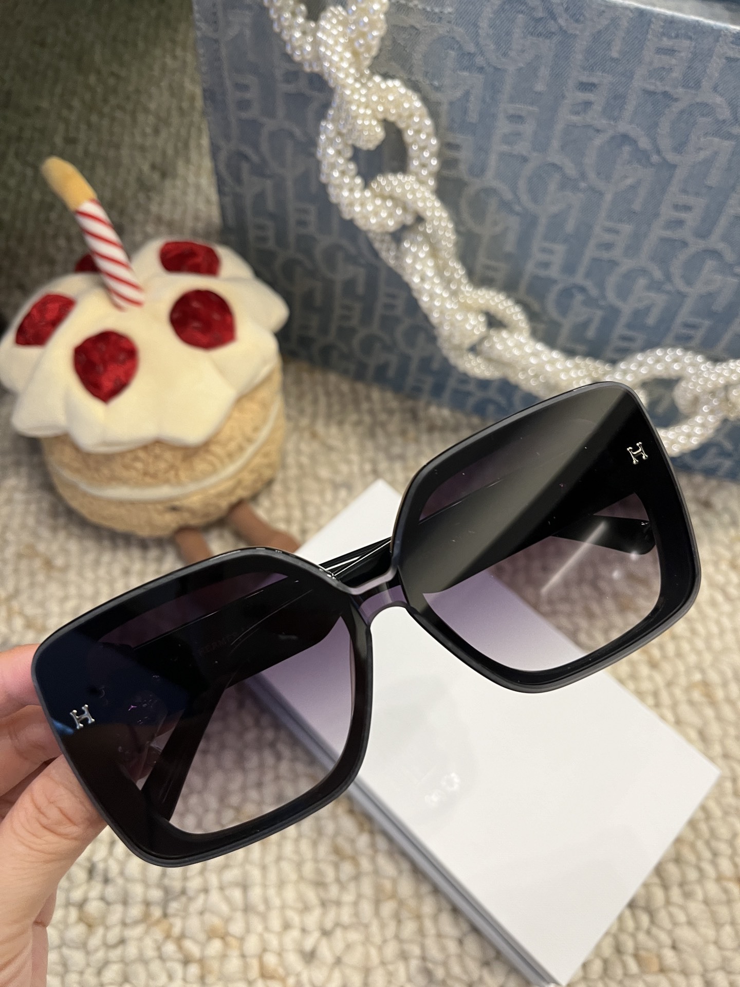Hermès Black Gradient Lens Sunglasses – Oversized Frames