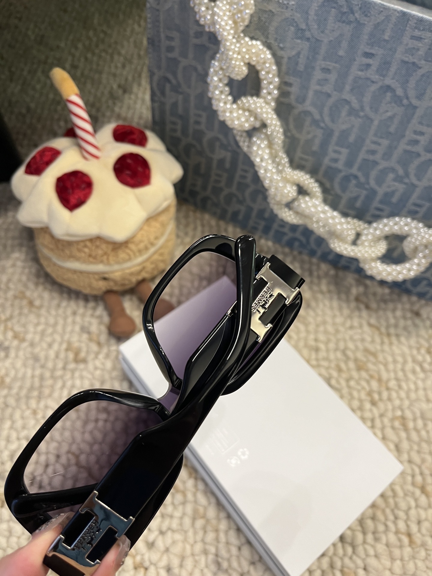 Luxury Women’s Oversized Square Sunglasses with Gradient Lens