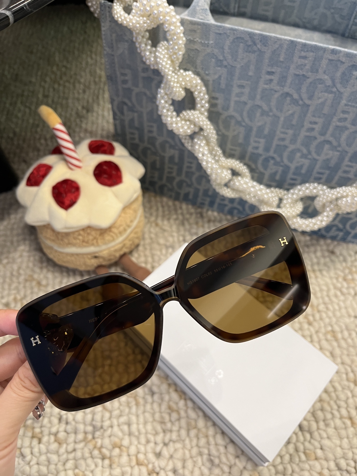 Luxury Oversized Square Sunglasses for Women – Vintage Style UV400