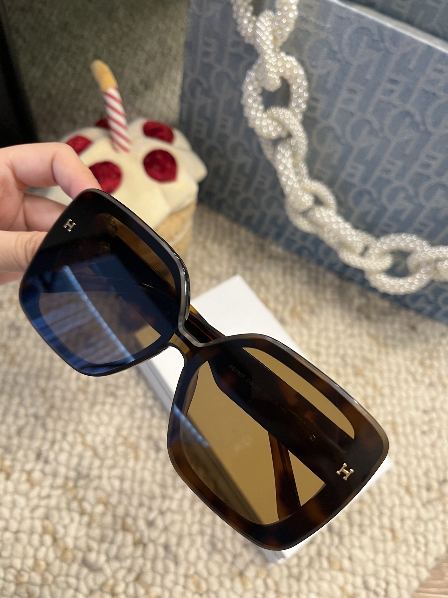 Luxury Oversized Square Sunglasses for Women – Vintage Style UV400