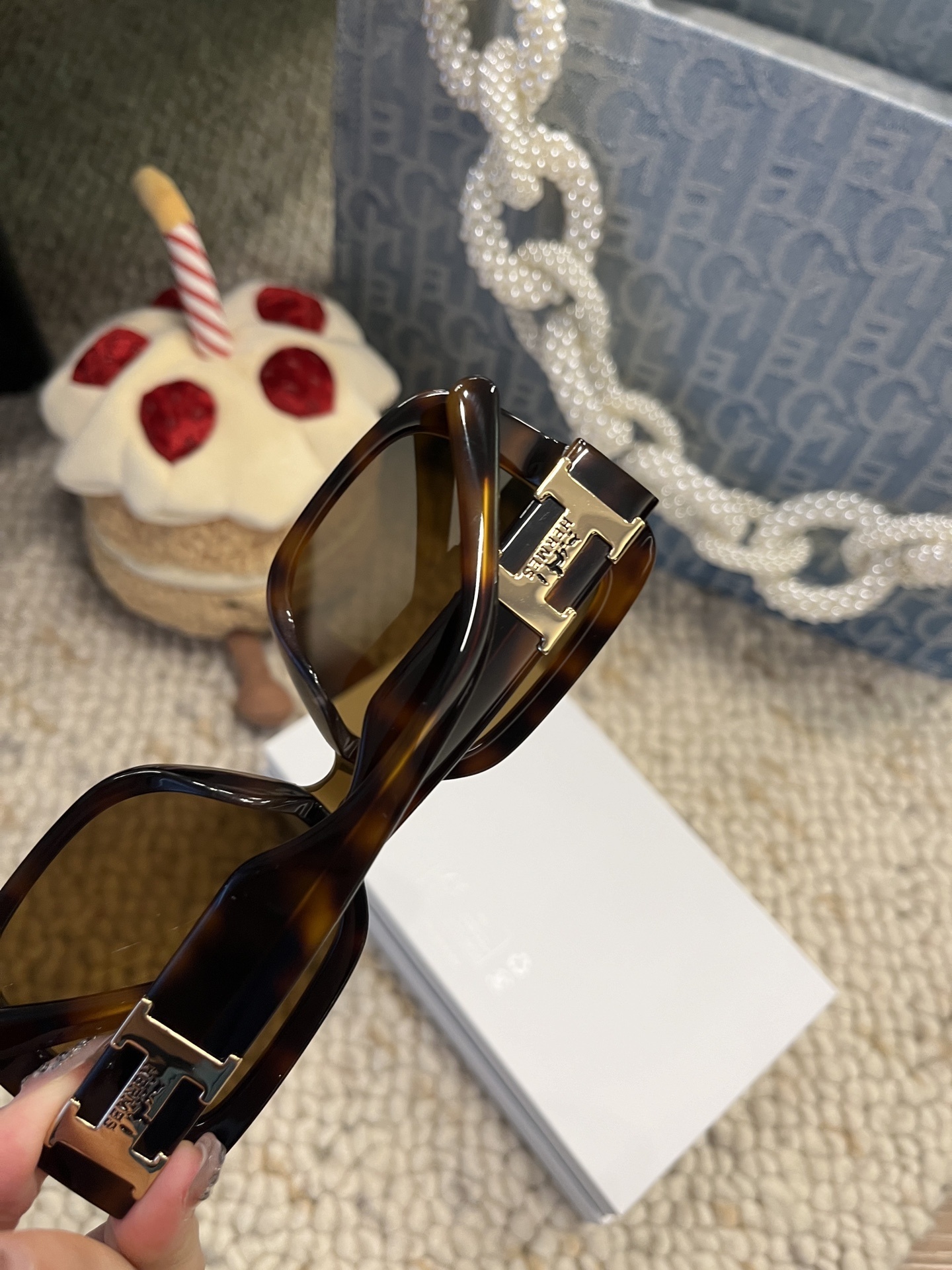 Luxury Oversized Square Sunglasses for Women – Vintage Style UV400