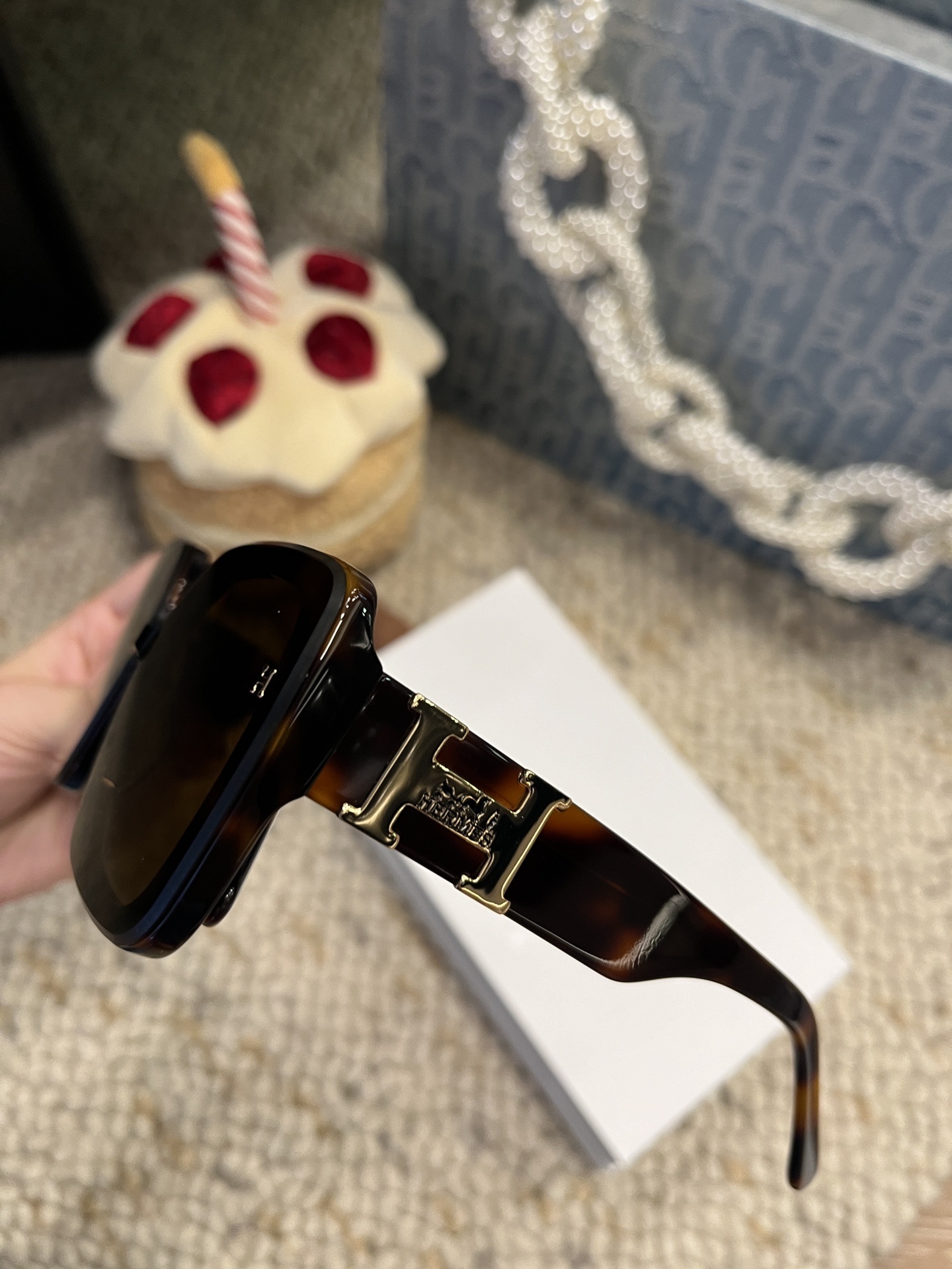 Luxury Oversized Square Sunglasses for Women – Vintage Style UV400