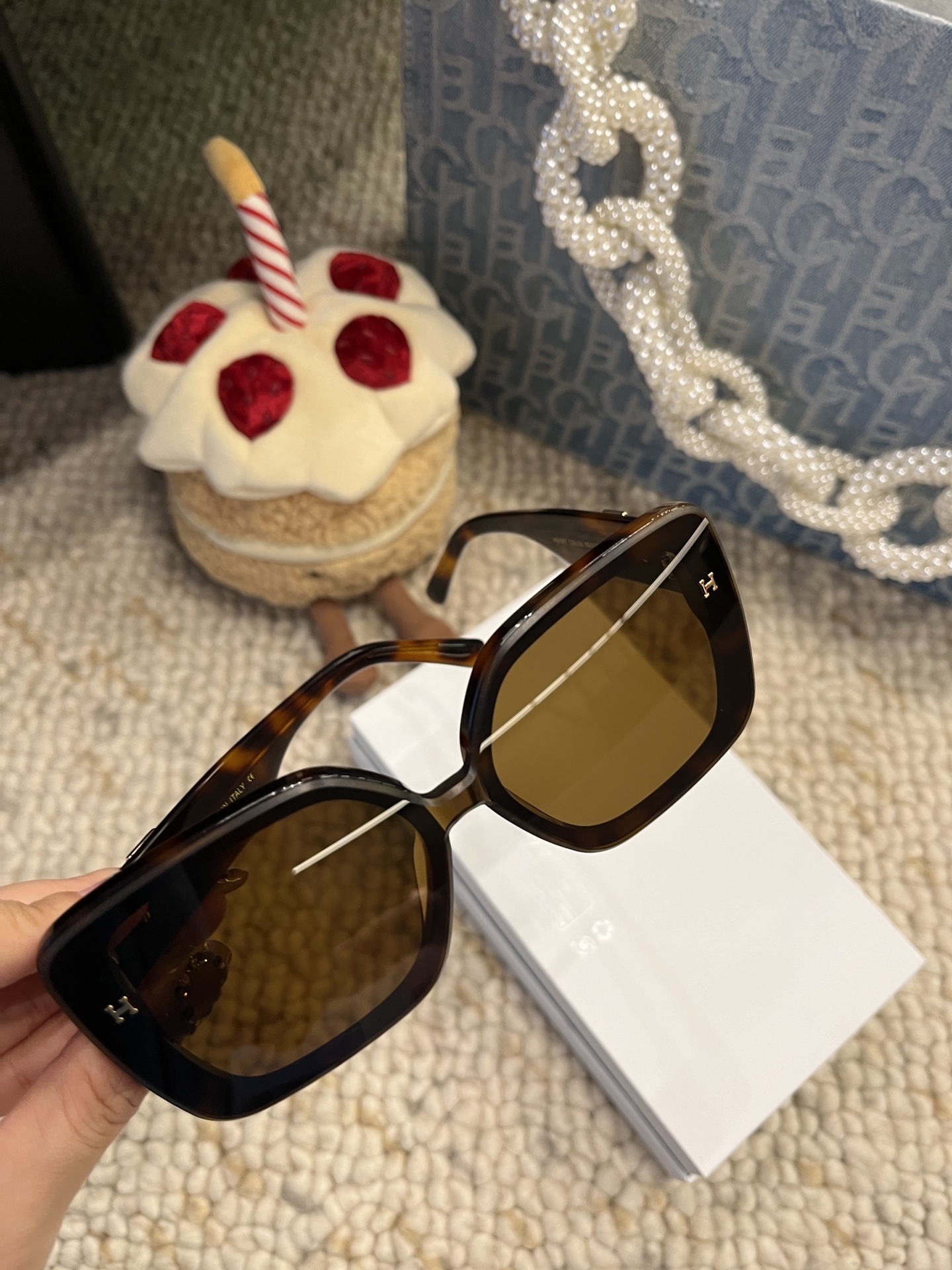 Luxury Oversized Square Sunglasses for Women – Vintage Style UV400