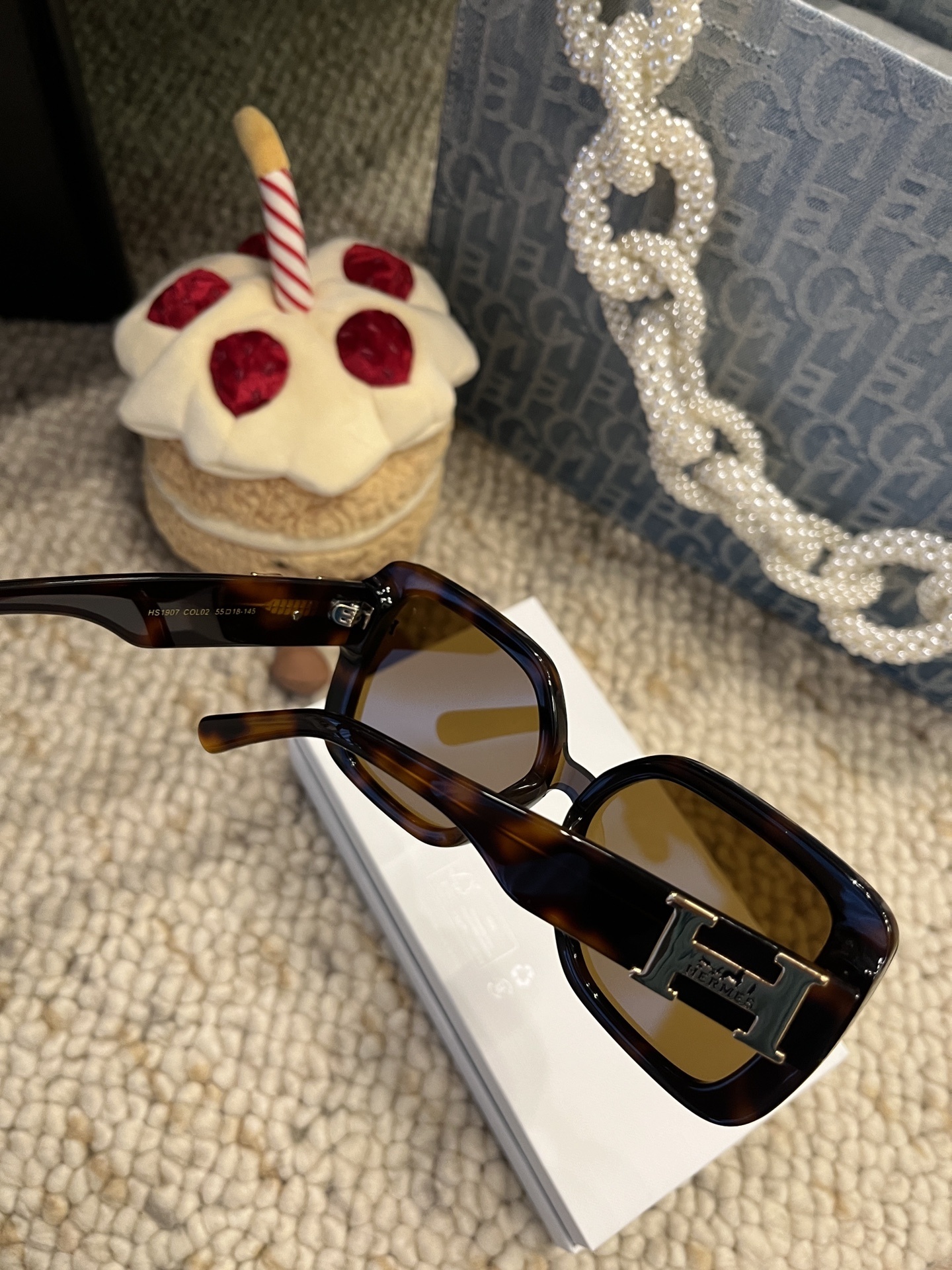 Luxury Oversized Square Sunglasses for Women – Vintage Style UV400