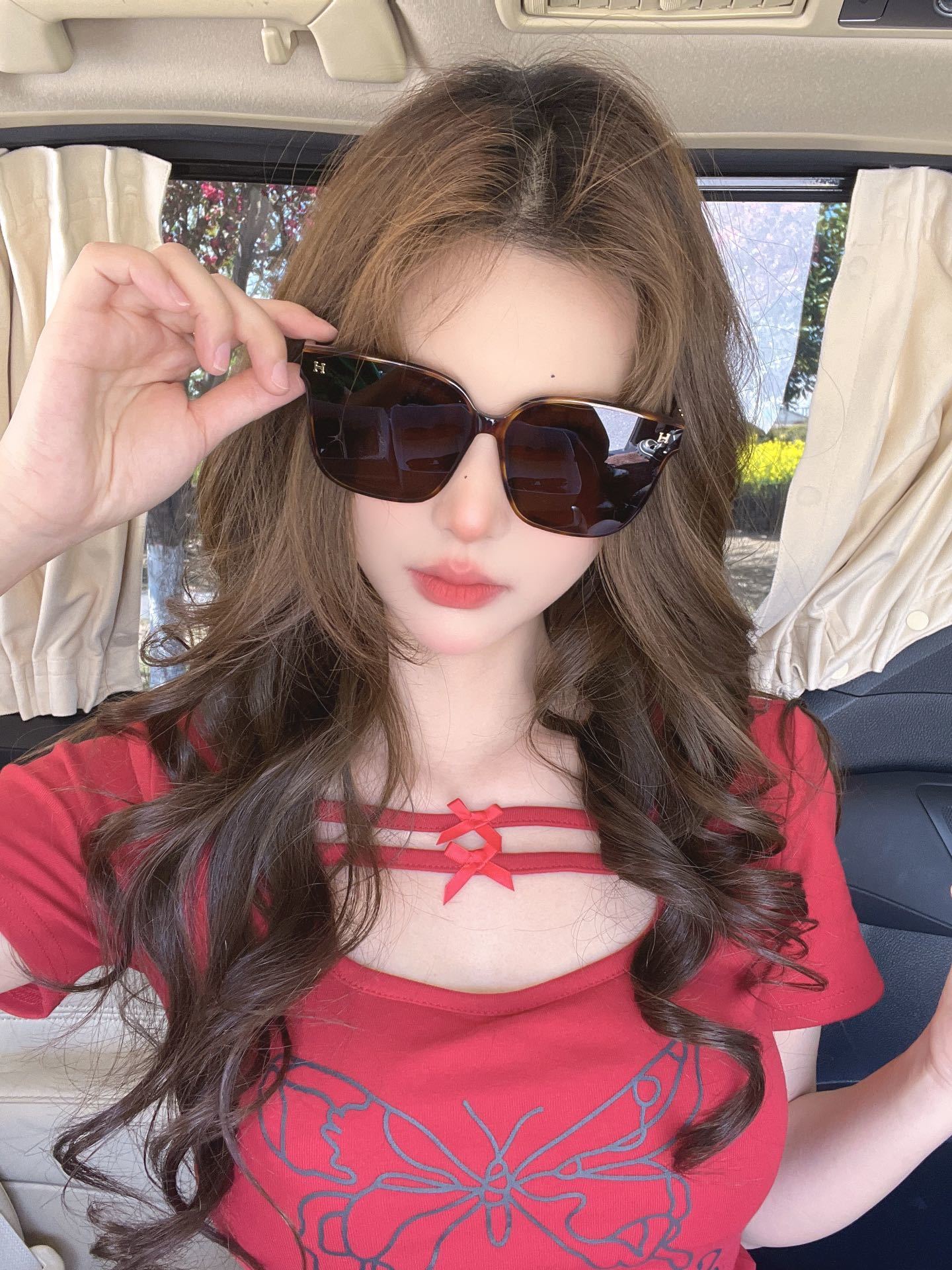 Oversized Orange Square Sunglasses – Trendy Gradient Lens Eyewear