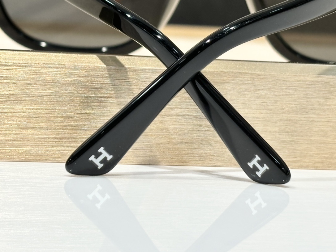 Luxury Oversized Square Sunglasses for Women – Chic Black Frames