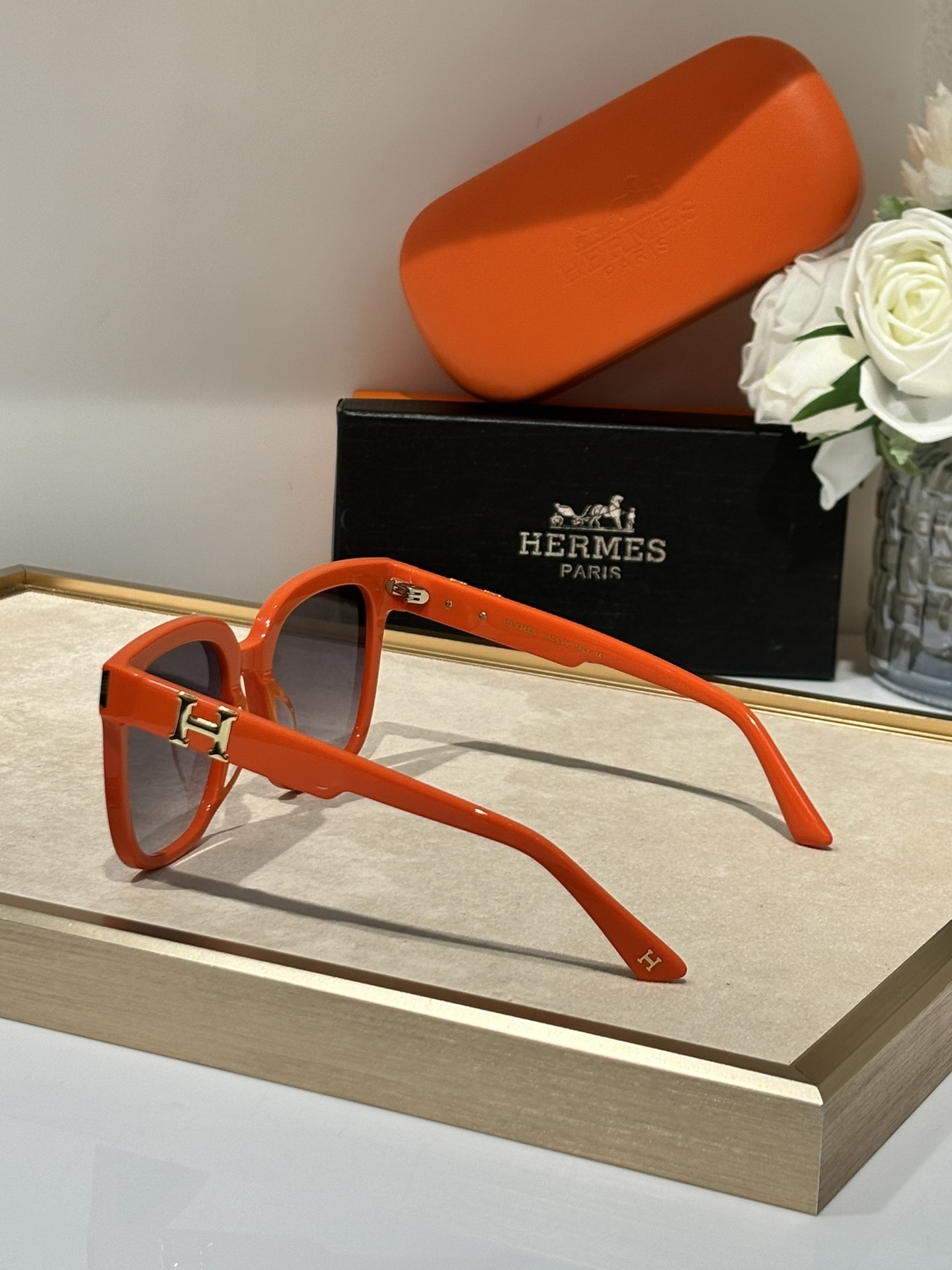 Luxury Orange Oversized Sunglasses for Women – Chic H Logo Design