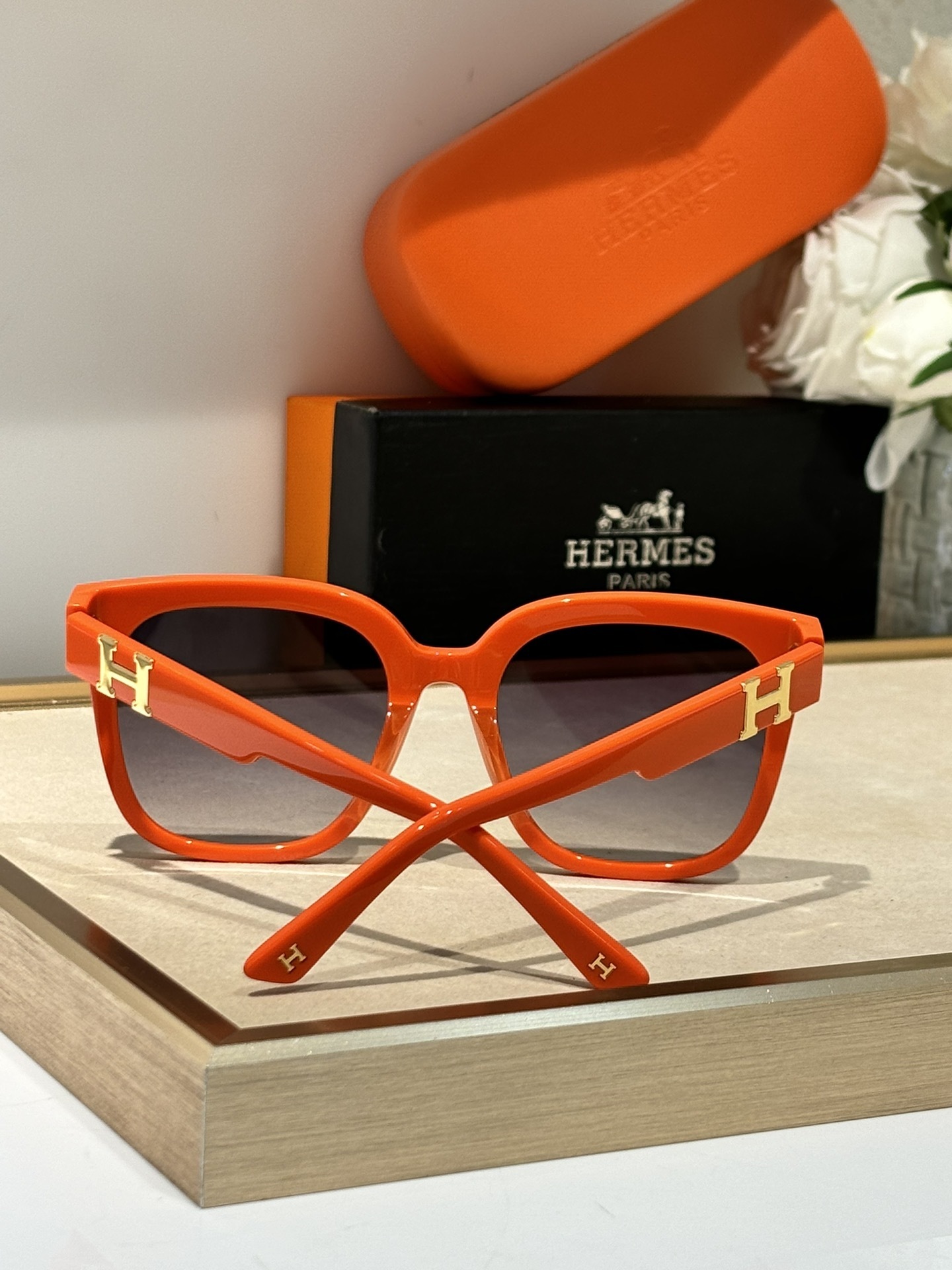 Luxury Orange Oversized Sunglasses for Women – Chic H Logo Design