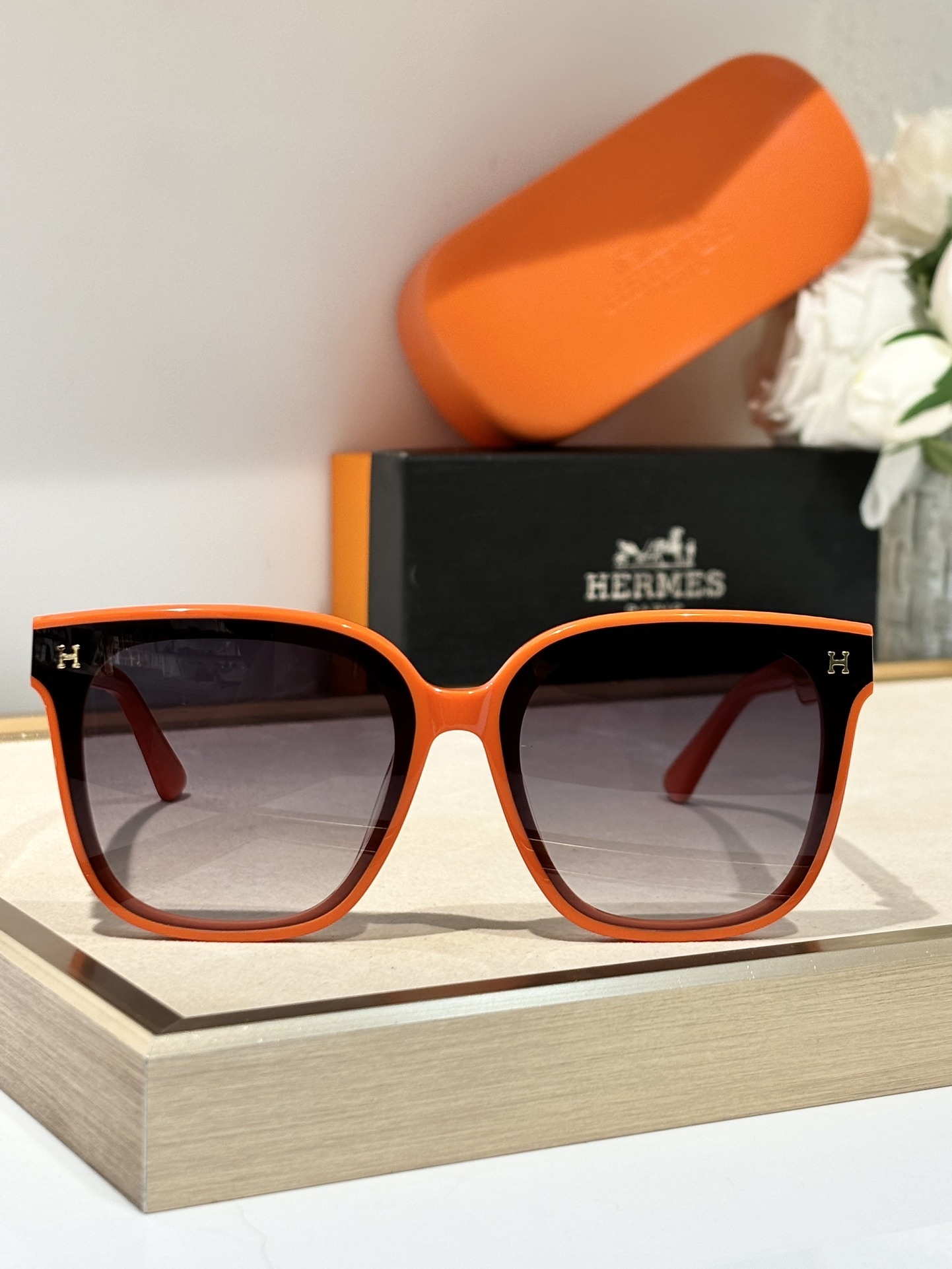 Hermes Luxury Square Tortoise Shell Sunglasses with Gold H Logo