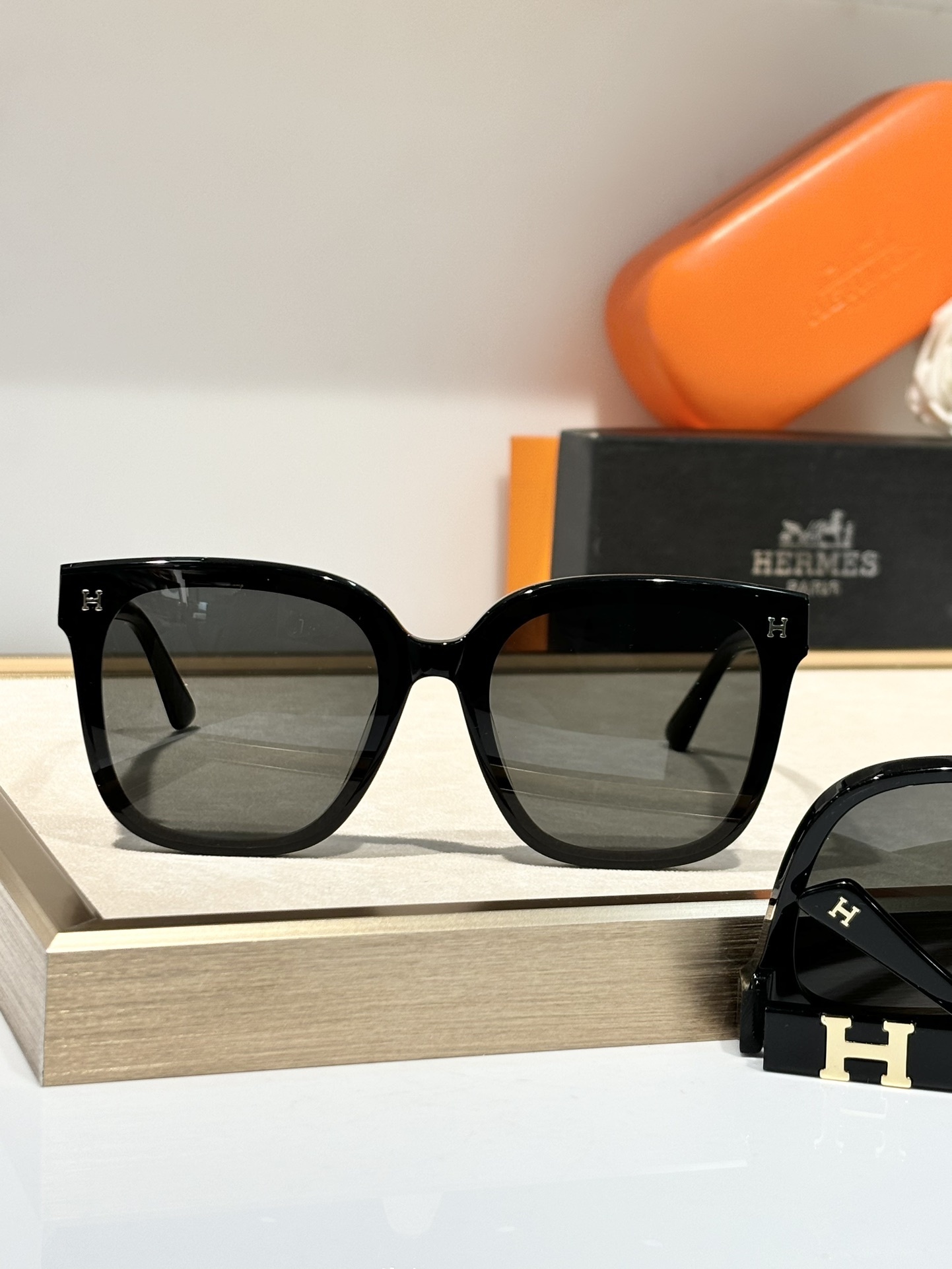 Hermes Luxury Square Tortoise Shell Sunglasses with Gold H Logo