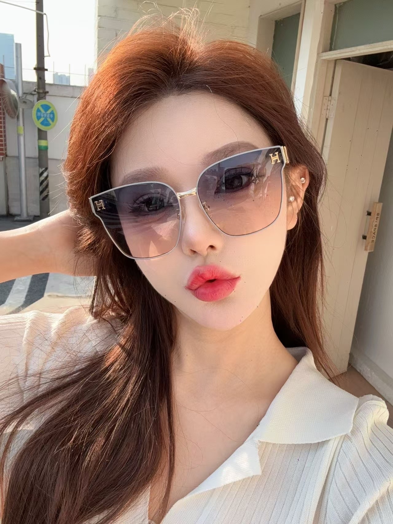 Luxury Oversized Gradient Sunglasses for Women – Gold H-Frame