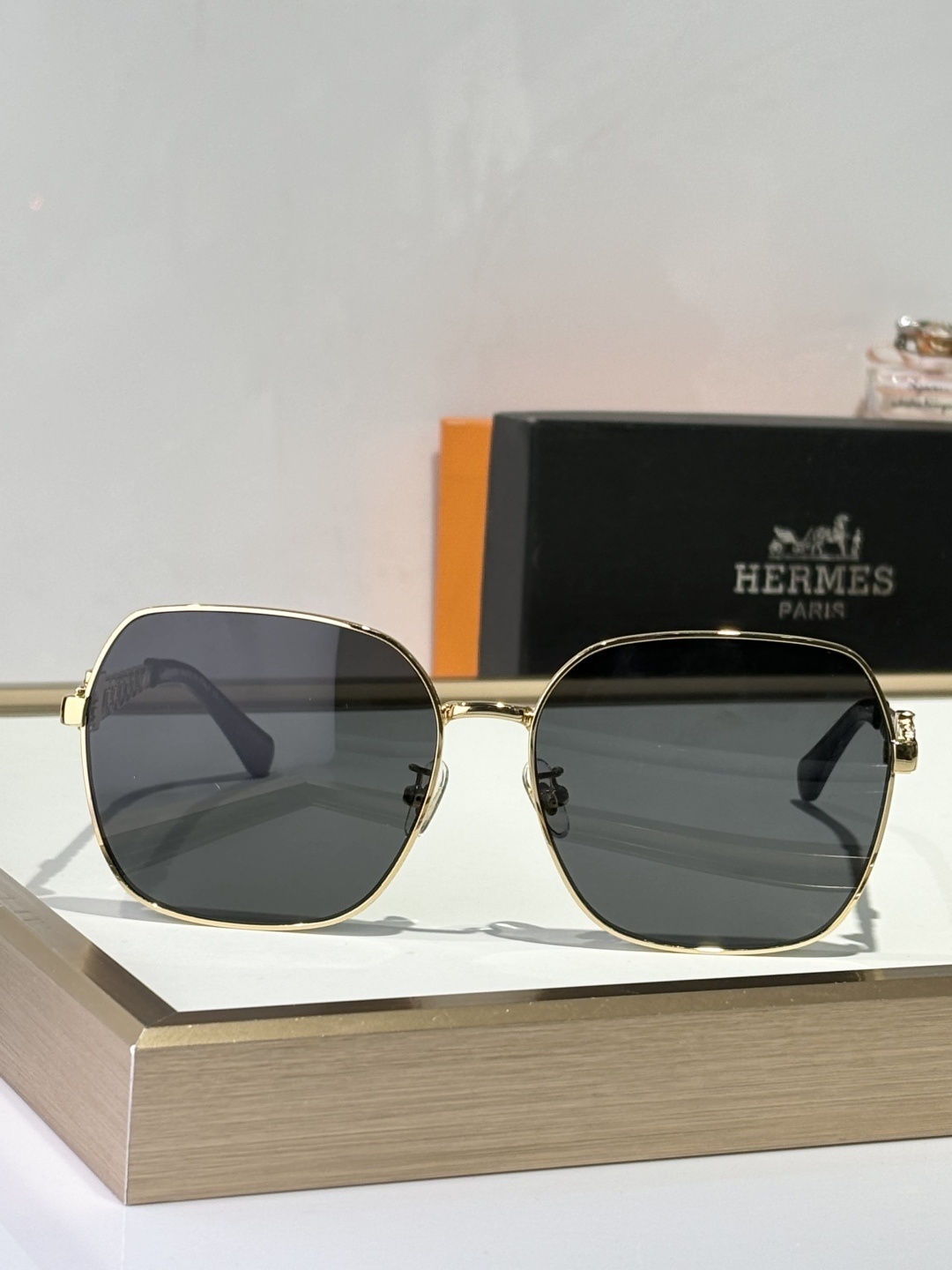 Hermes Luxury Oversized Square Sunglasses – Orange Gold Brown Lens