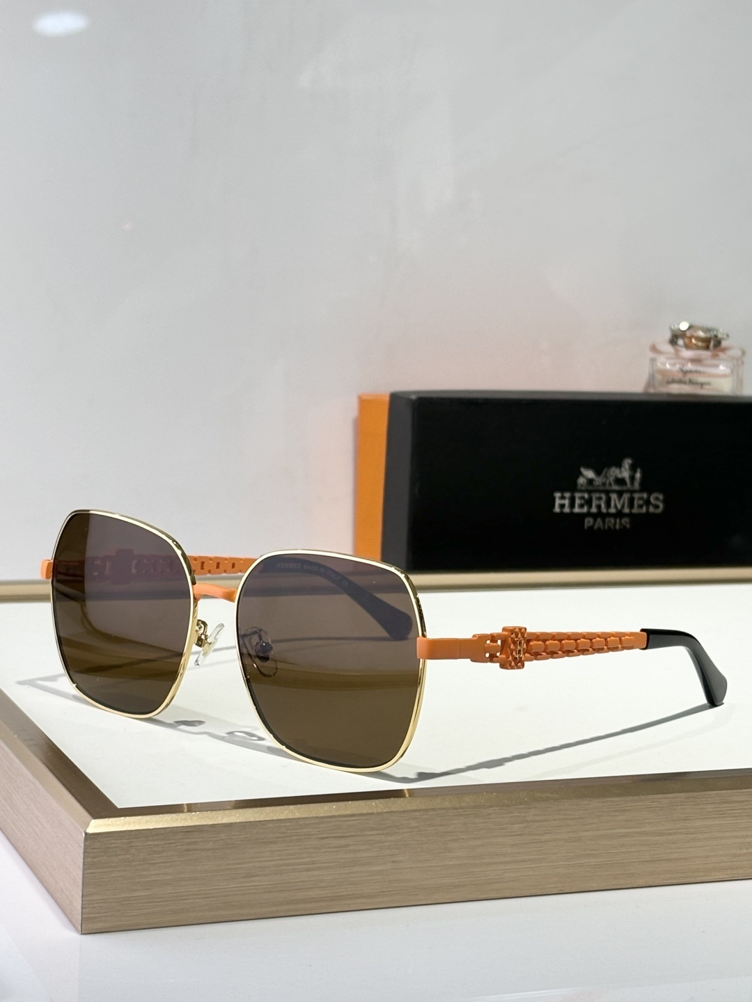 Hermès Gold Brown Sunglasses – Hermès Gold Frame Brown Lens Sunglasses