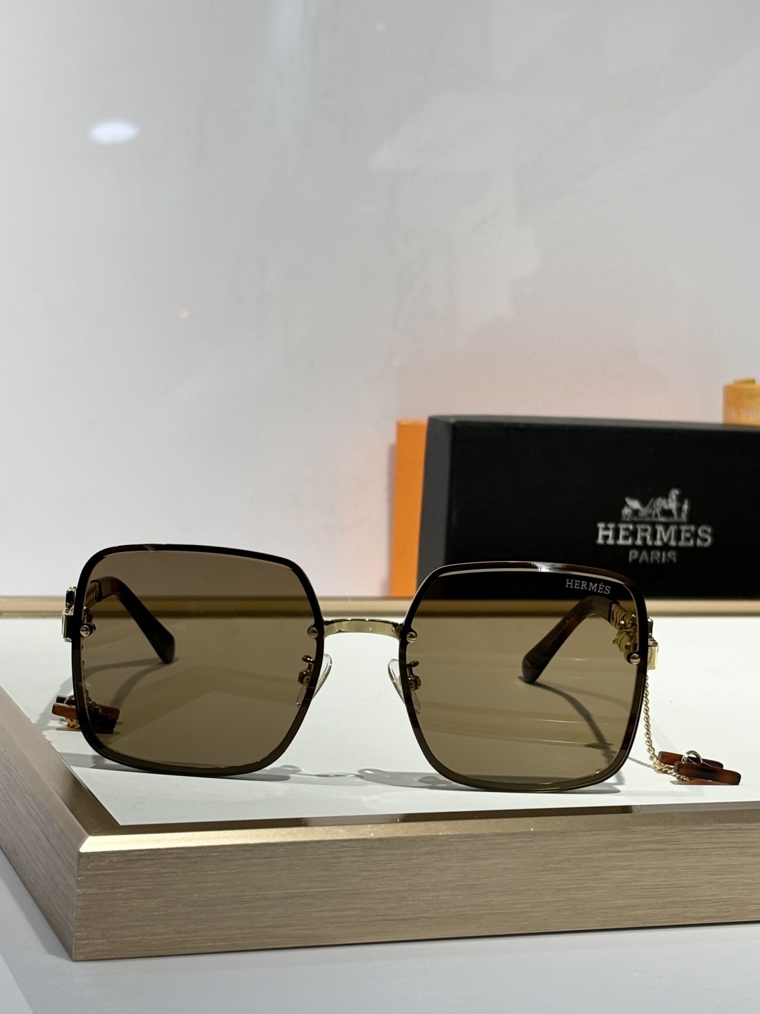 Hermès Women’s Oversized Square Gold Frame Gradient Sunglasses