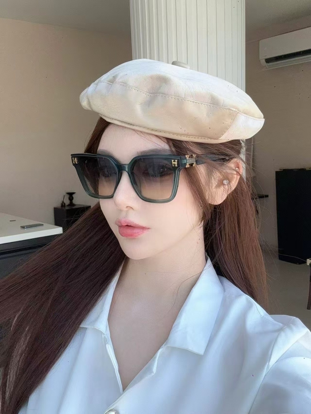 Luxury Women’s Oversized Square Sunglasses – Gold H Logo Design