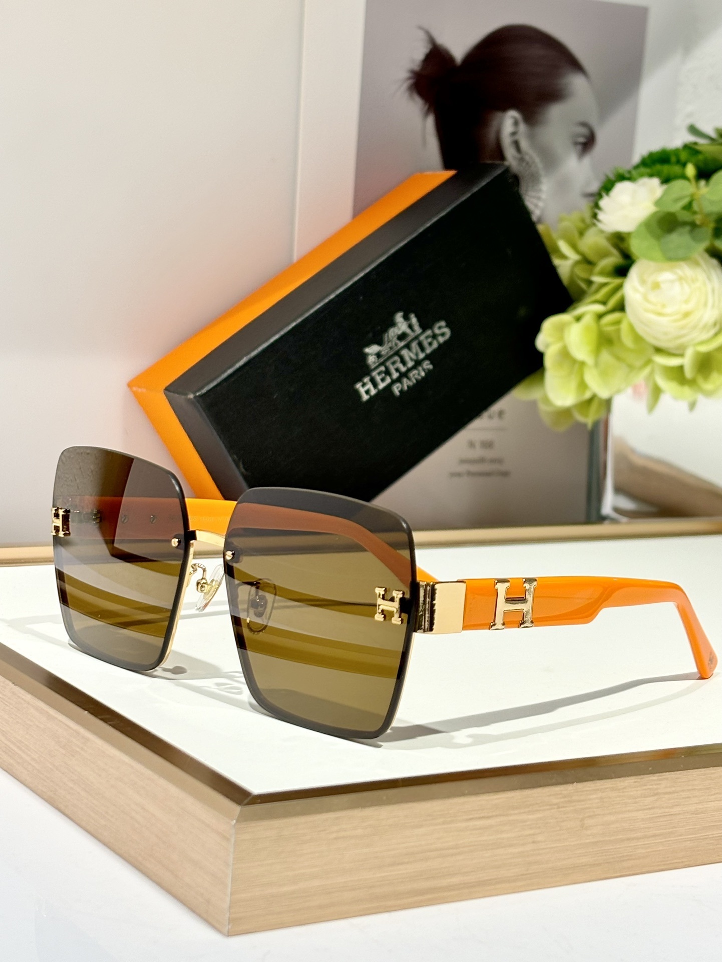 Hermes Luxury Oversized Square Gradient Sunglasses with Gold H Logo