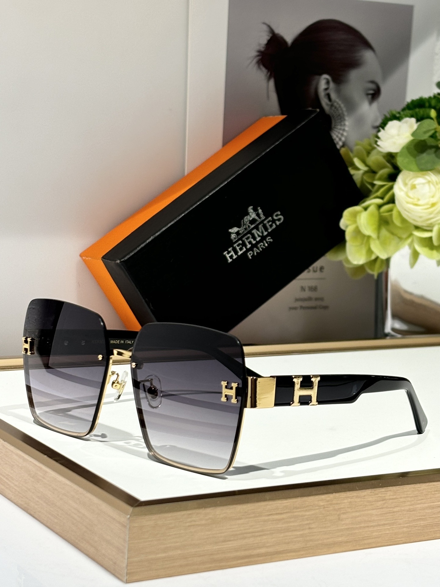Hermes Luxury Oversized Square Gradient Sunglasses with Gold H Logo