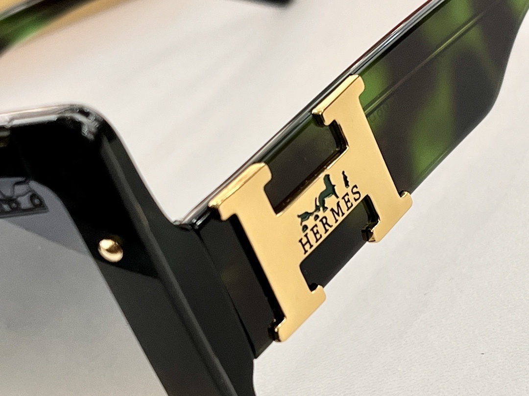 Luxury Hermes Oversized Square Sunglasses – Burgundy Wine Frames