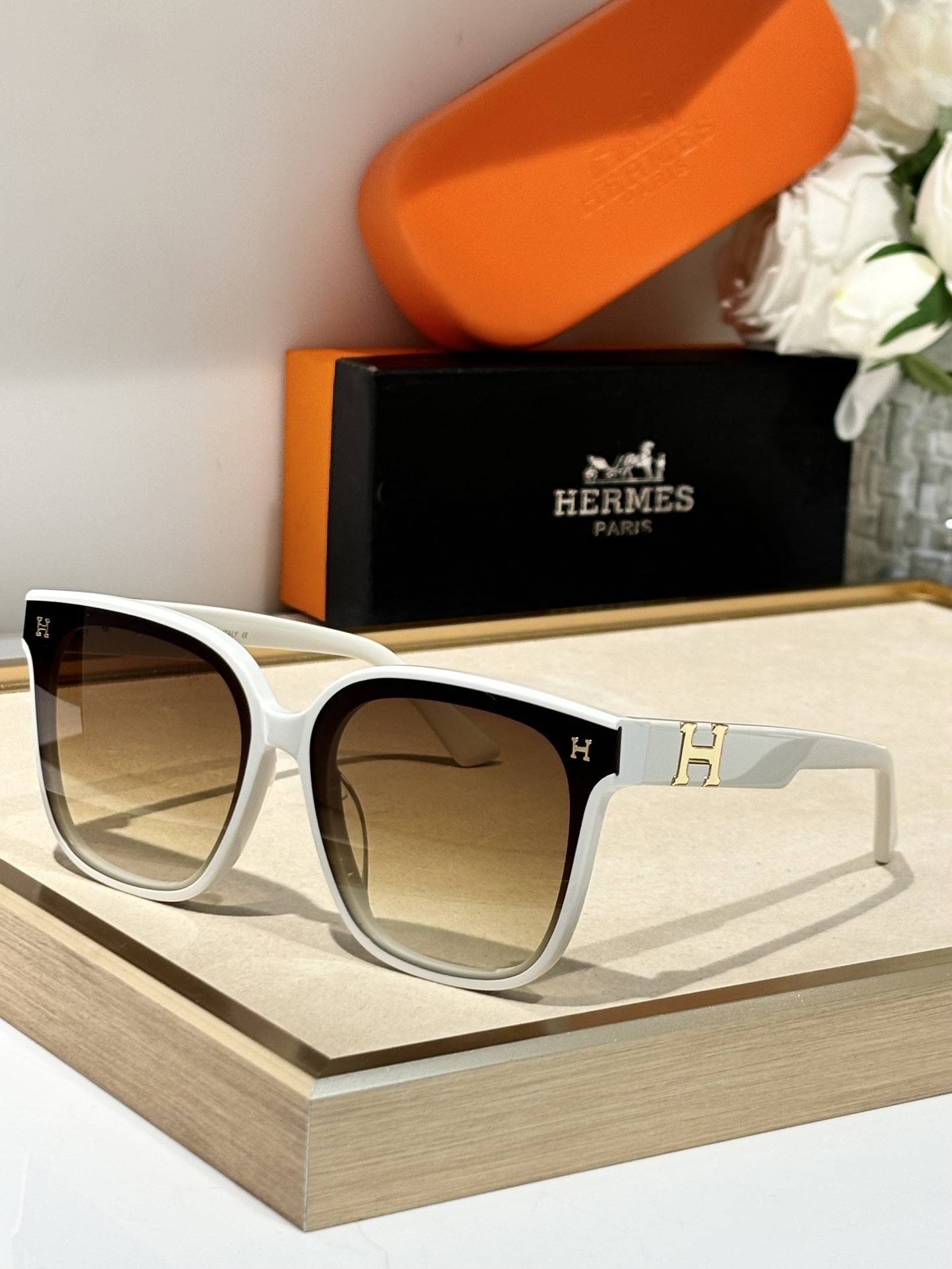 Hermès White Frame Gradient Lens Sunglasses 2