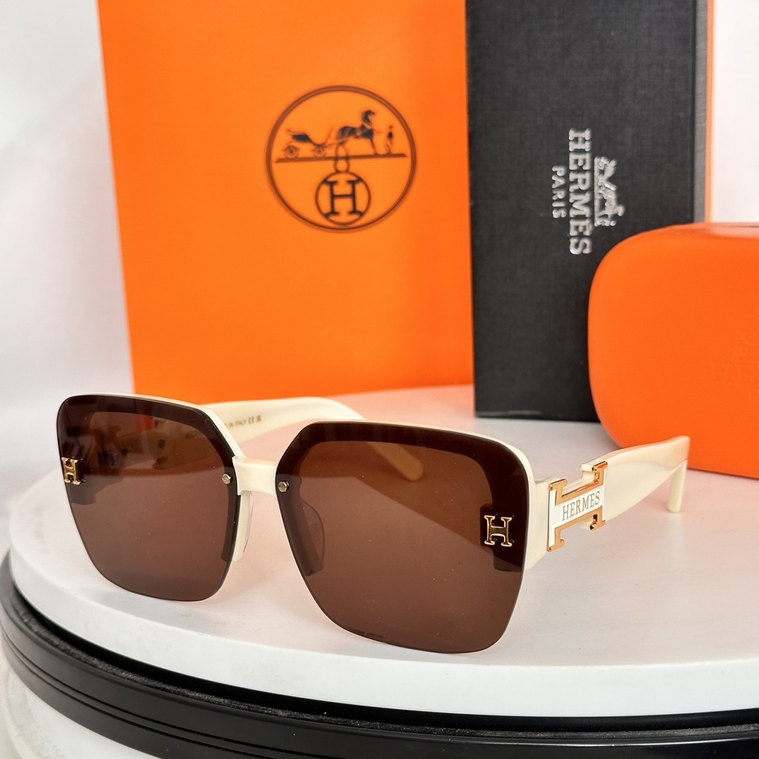 Luxury H Logo Oversized Square Sunglasses for Women – Chic & Trendy