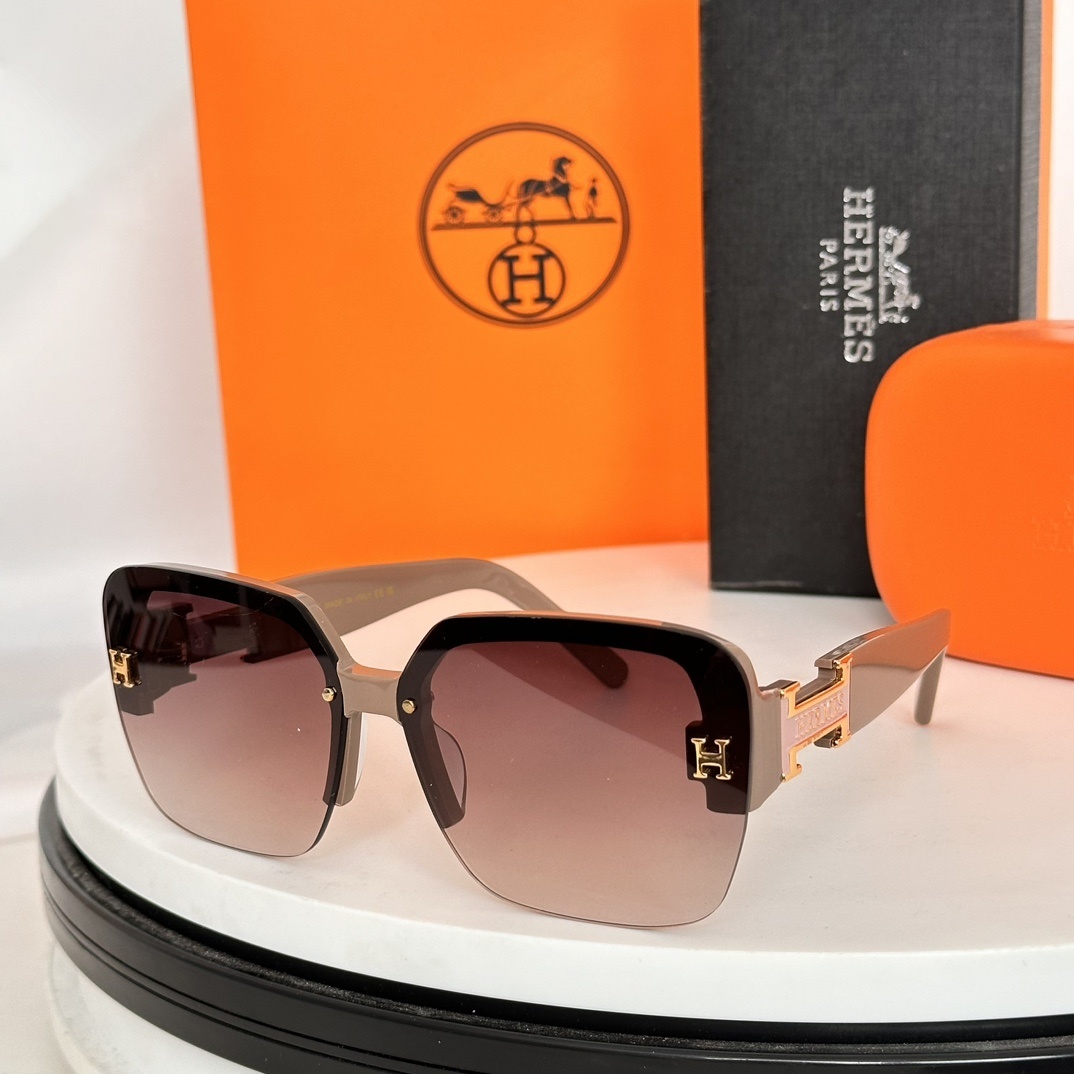 Luxury H Logo Oversized Square Sunglasses for Women – Chic & Trendy