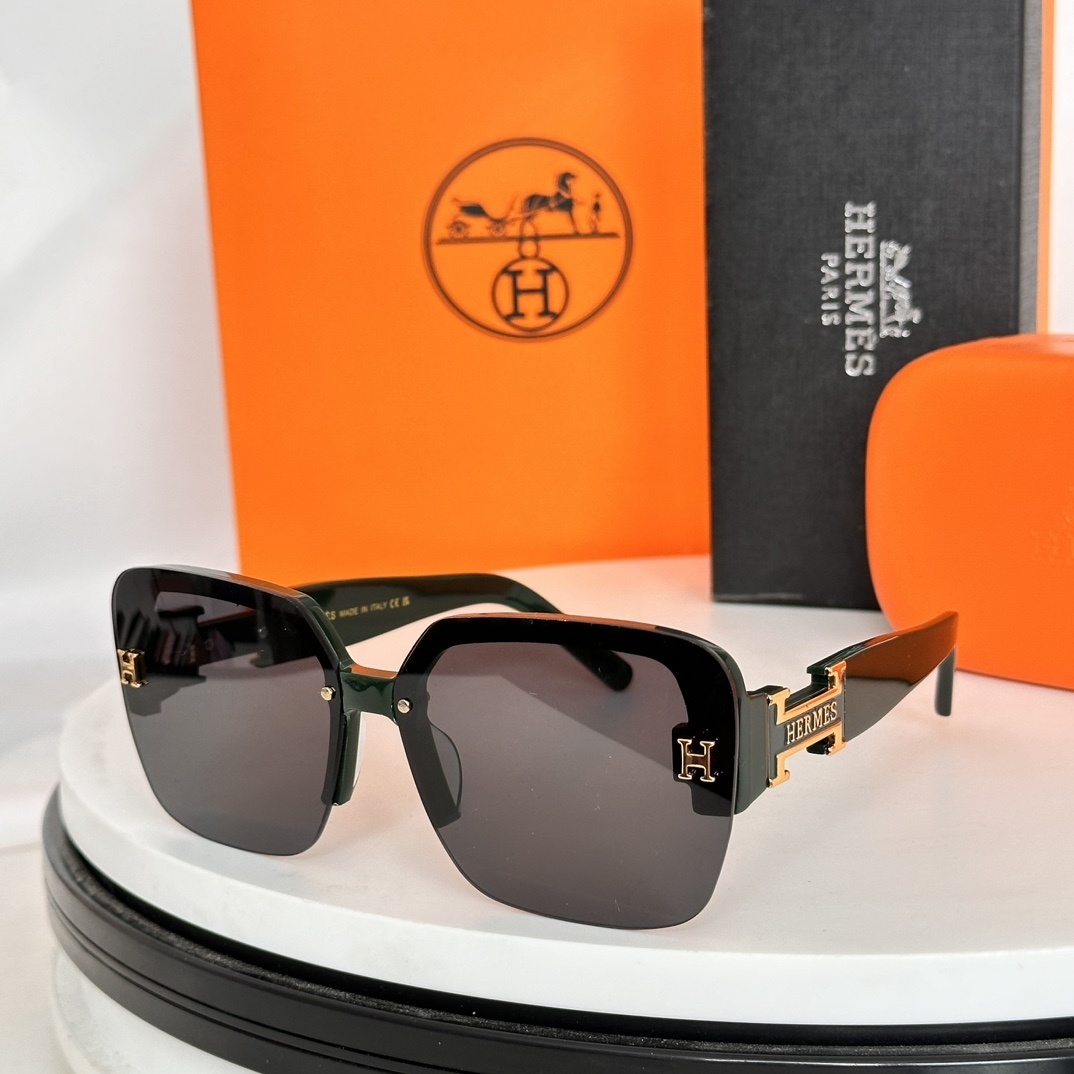 Luxury H Logo Oversized Square Sunglasses for Women – Chic & Trendy