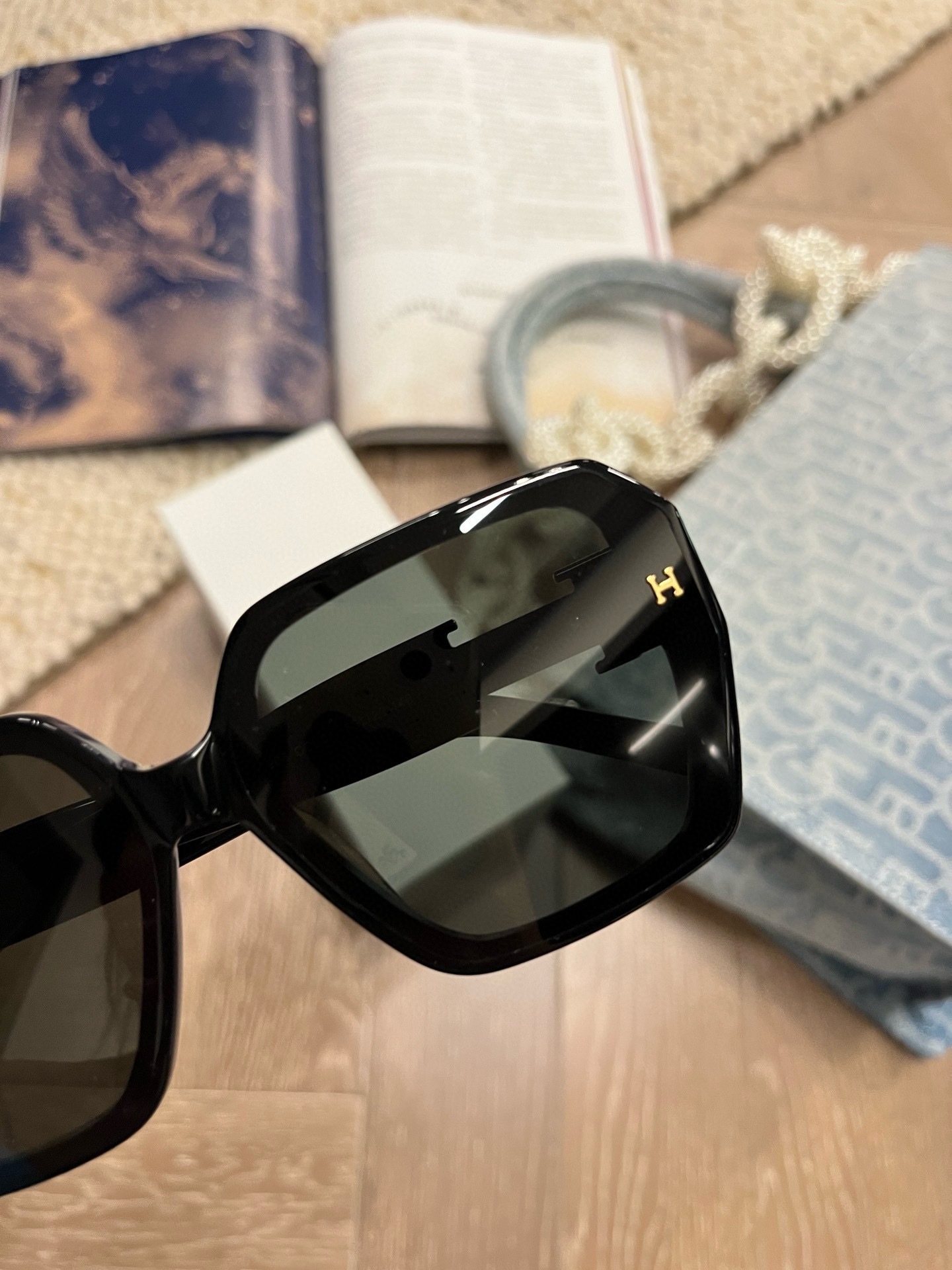 Luxury Oversized Square Sunglasses – Chic Black Geometric Eyewear