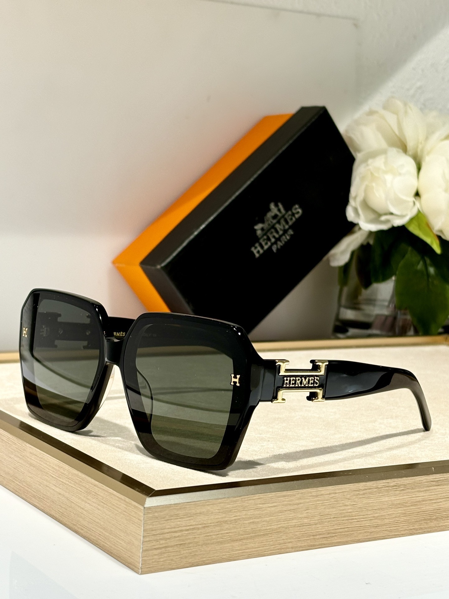 Hermès Oversized Square Orange Sunglasses with Gold H Logo