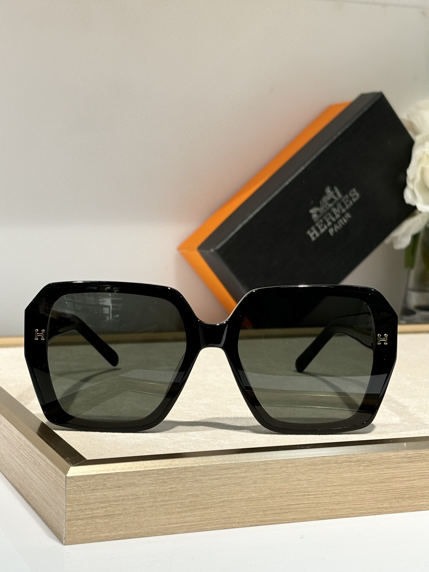 Hermès Oversized Square Orange Sunglasses with Gold H Logo