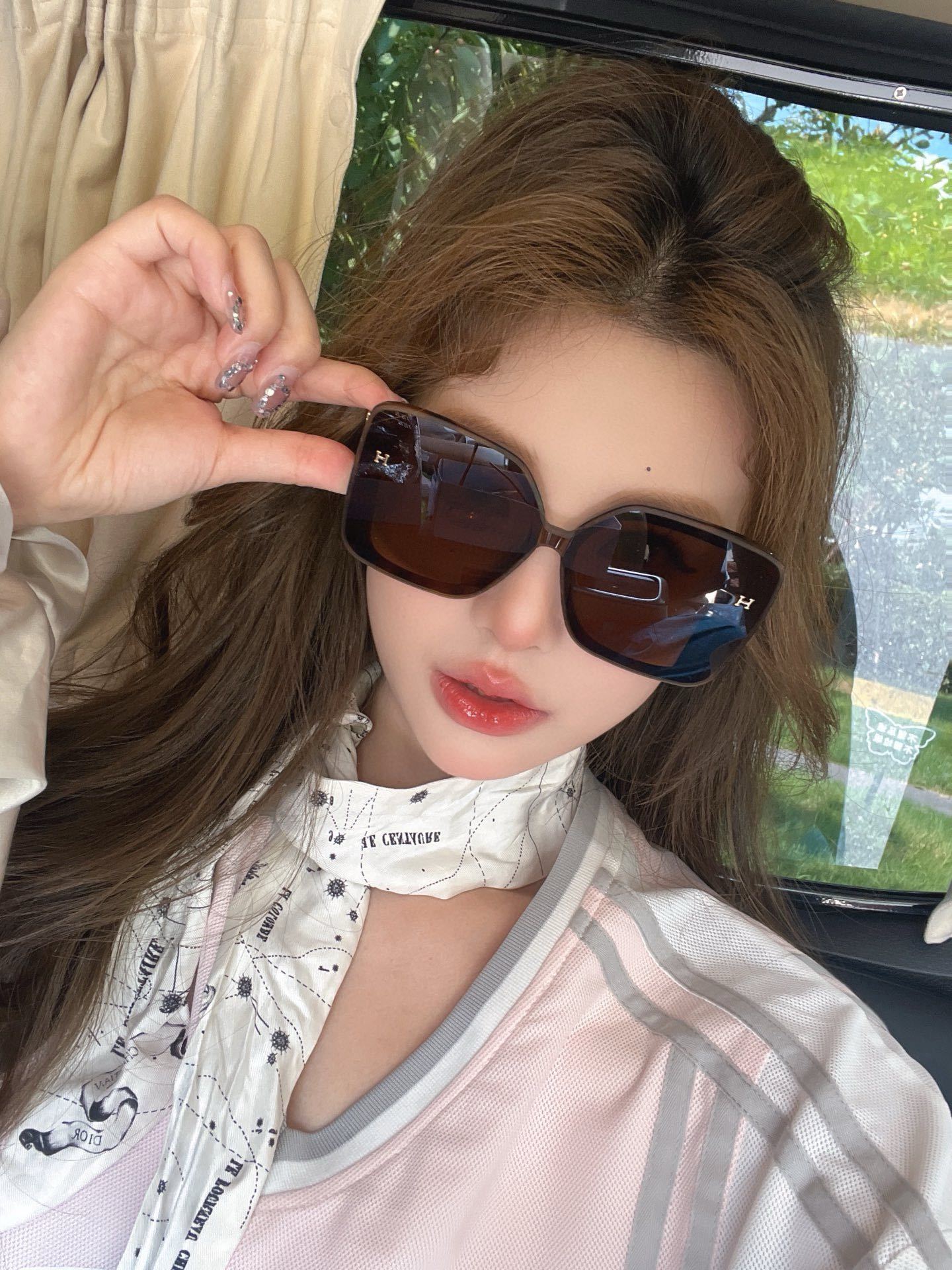 Luxury Oversized Square Sunglasses for Women – Elegant Black Shades