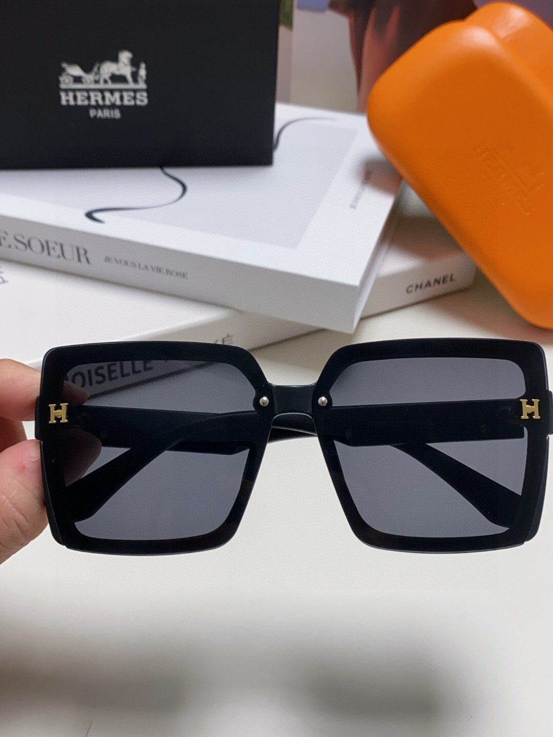 Luxury Oversized Square Sunglasses for Women – Black H Logo Frame