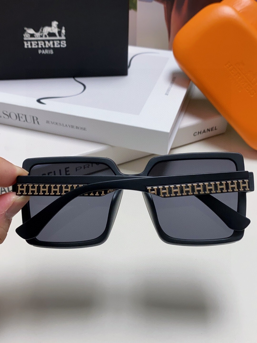 Luxury Oversized Square Sunglasses for Women – Black H Logo Frame