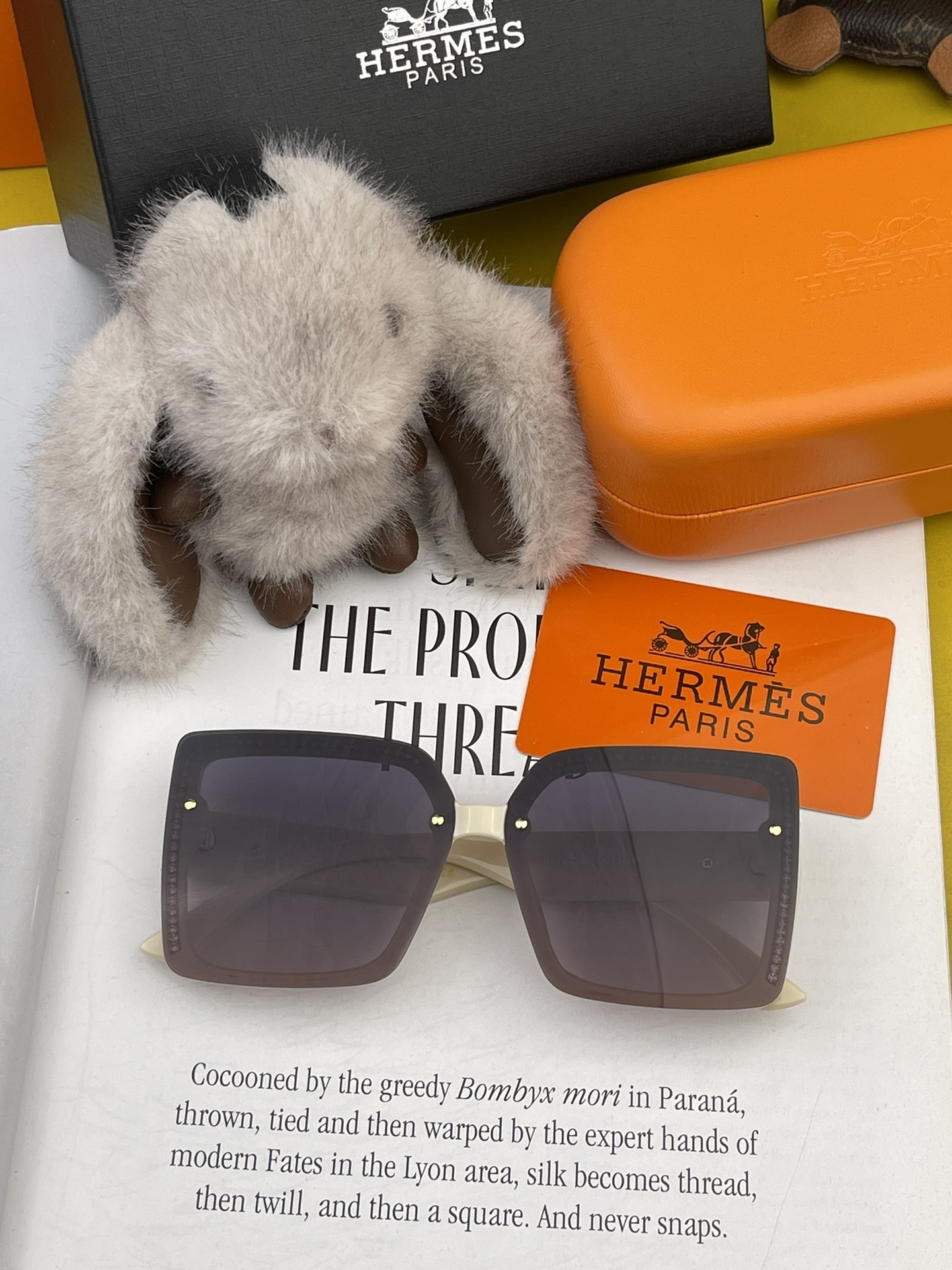 Luxury Oversized Square Sunglasses for Women – Orange Fashion Shades